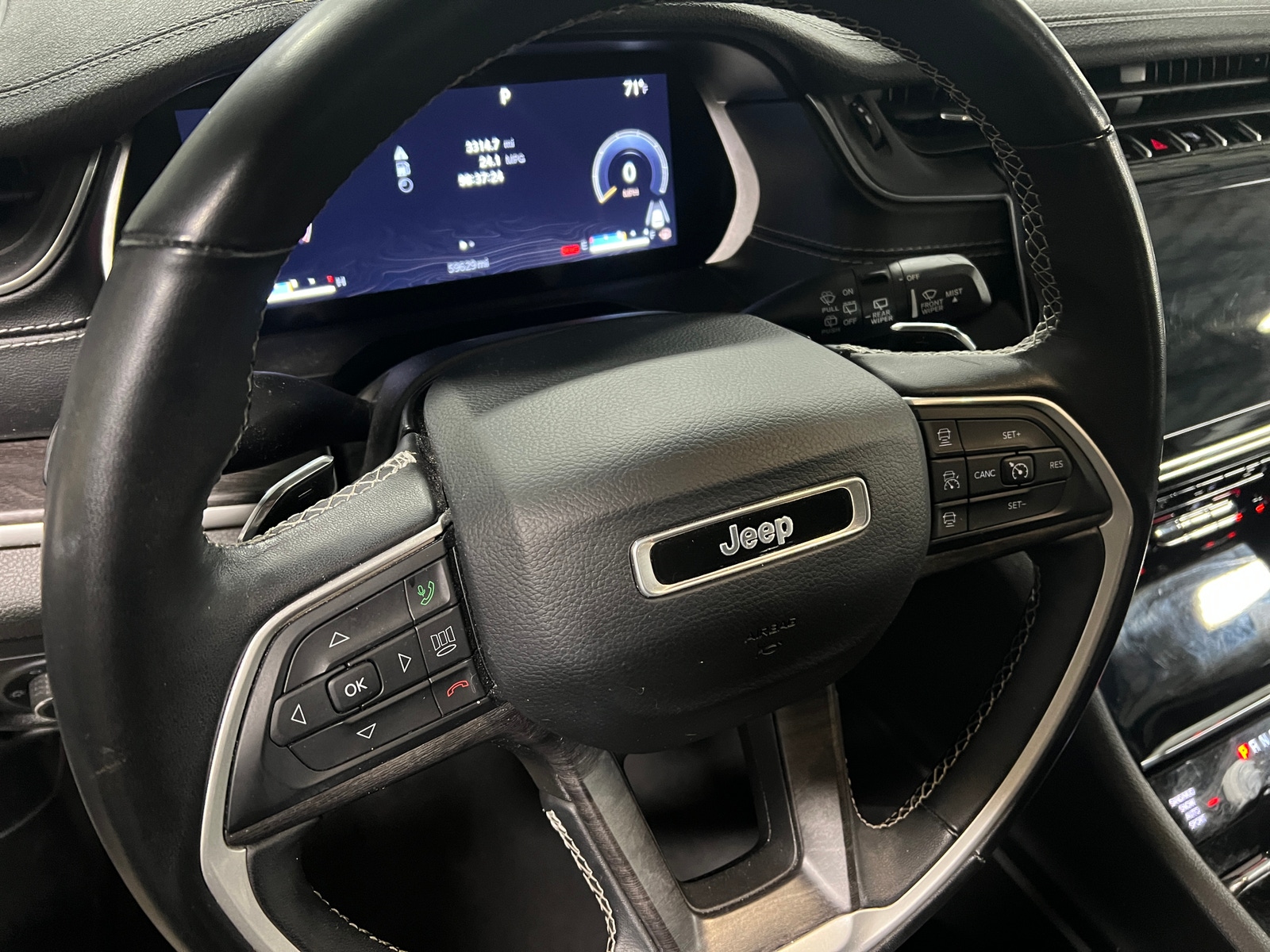 Thumbnail: 2022 Jeep Grand Cherokee - 4