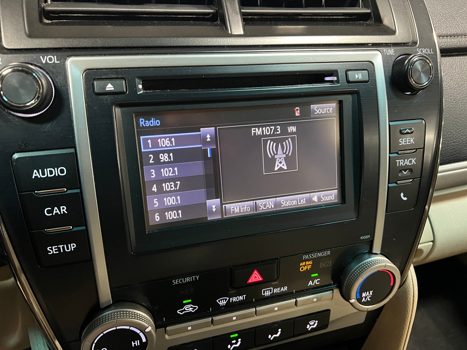 Thumbnail: 2014 Toyota Camry - 4