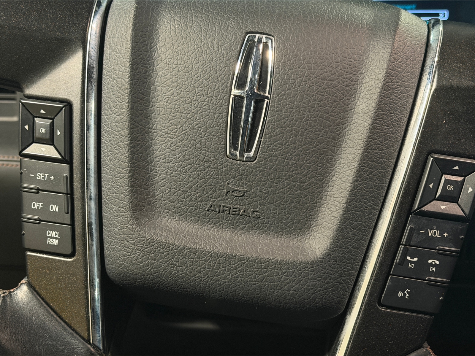 Thumbnail: 2016 Lincoln Navigator - 4