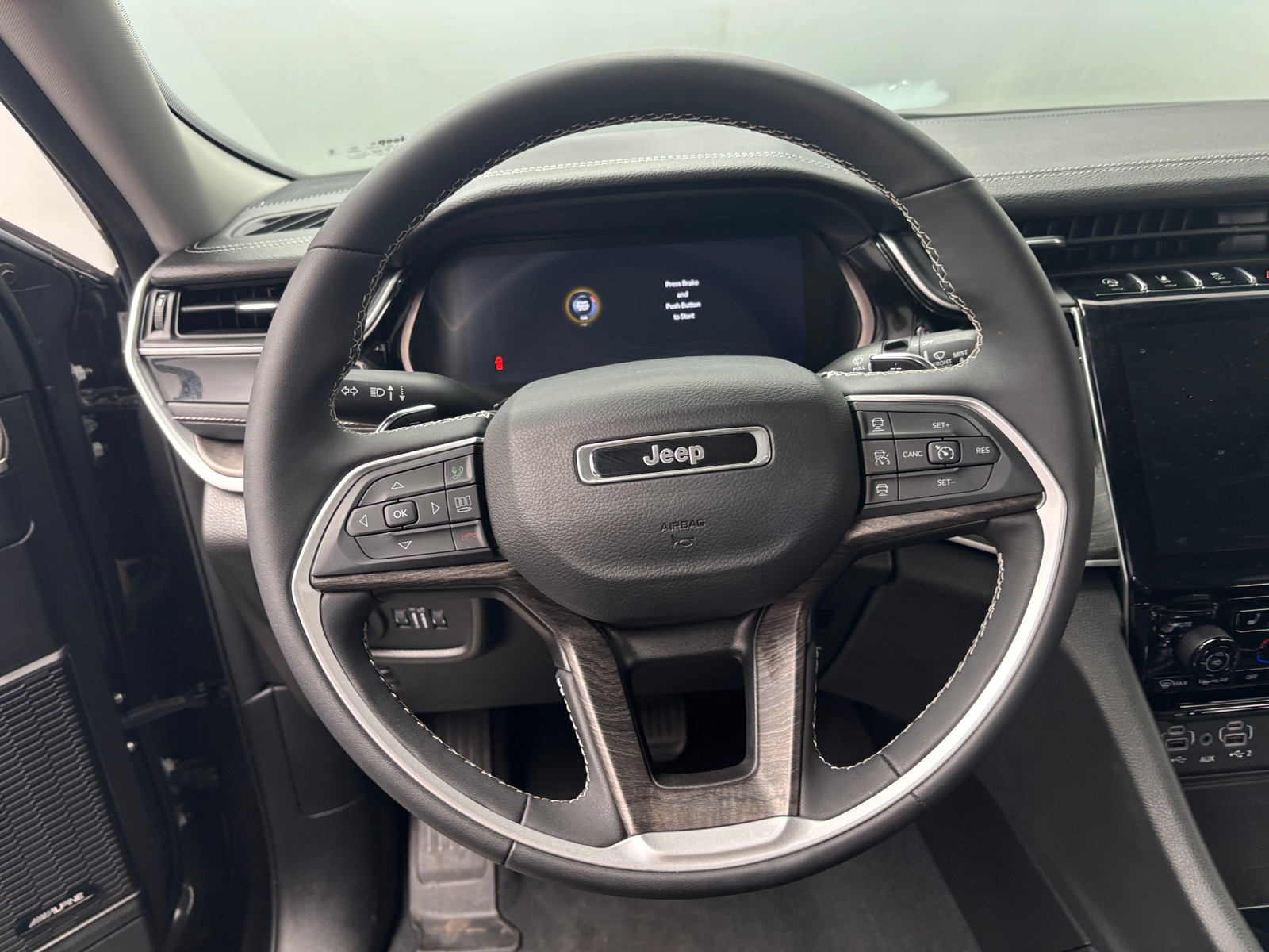Thumbnail: 2023 Jeep Grand Cherokee L - 4