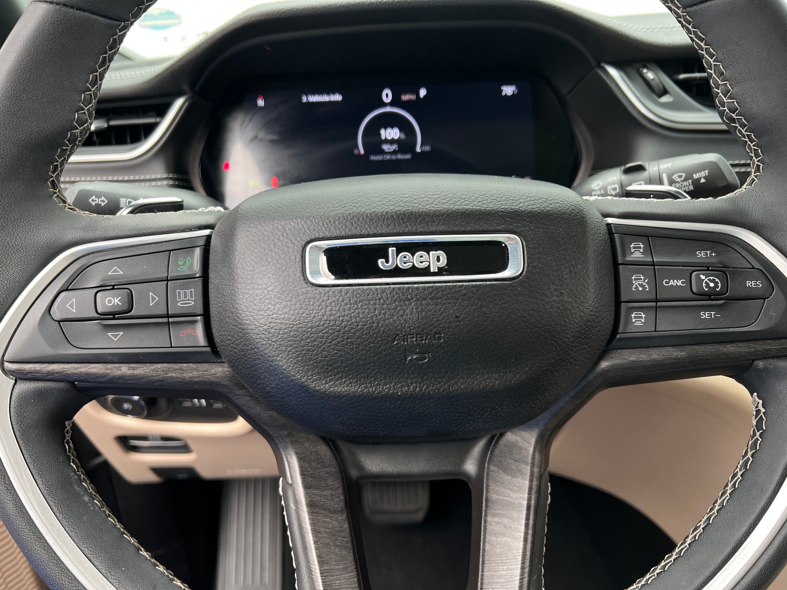 Thumbnail: 2024 Jeep Grand Cherokee L - 4