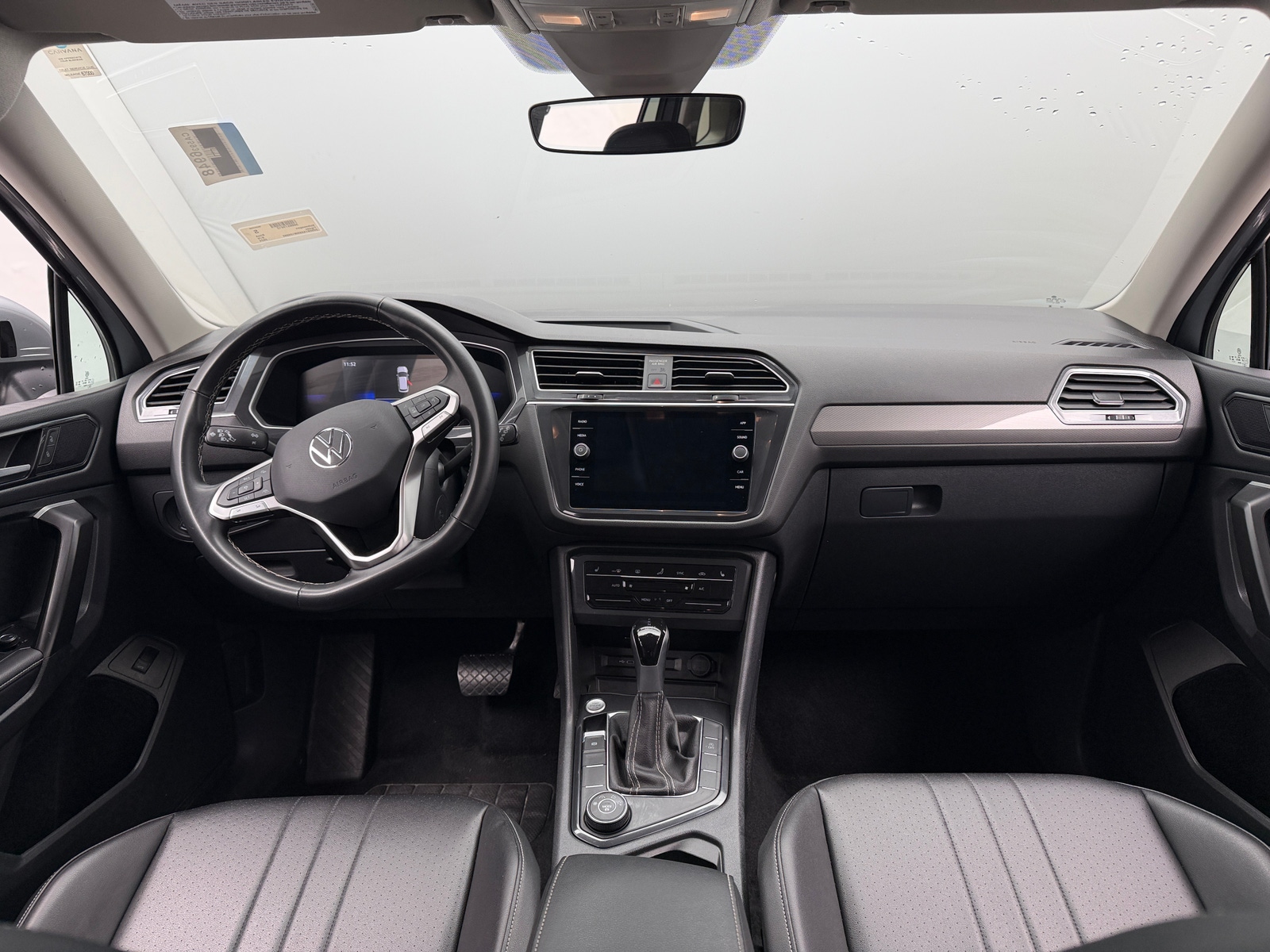 Thumbnail: 2024 Volkswagen Tiguan - 3
