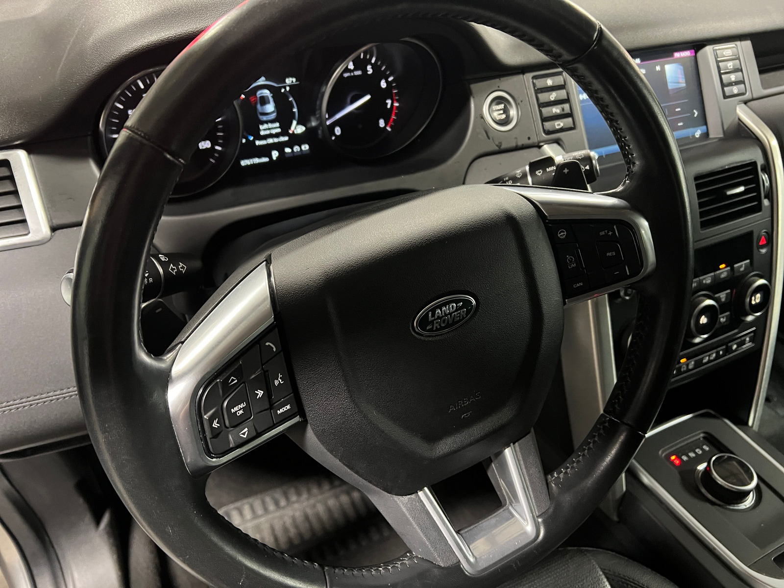 Thumbnail: 2018 Land Rover Discovery Sport - 5