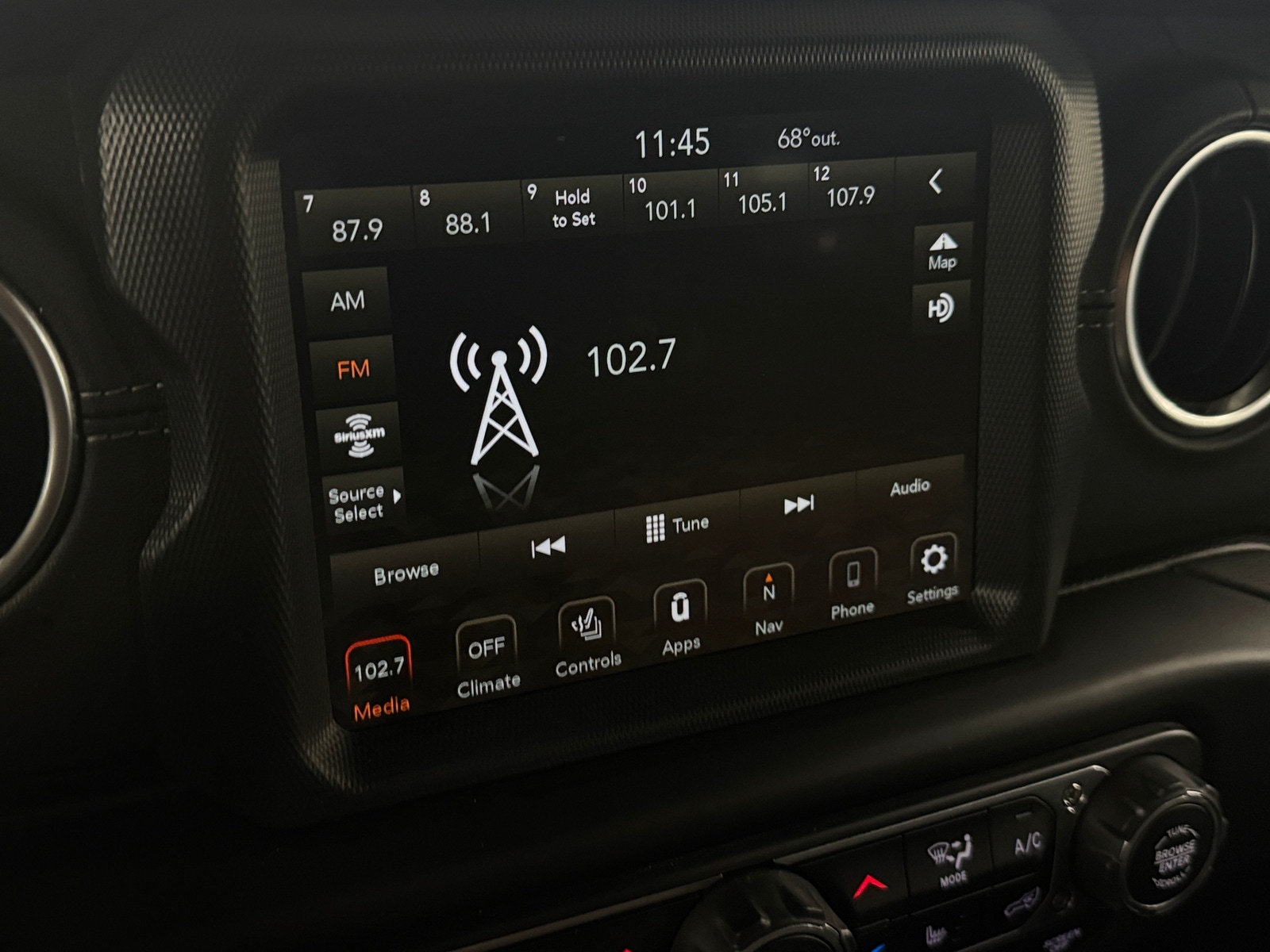 Thumbnail: 2022 Jeep Wrangler - 3
