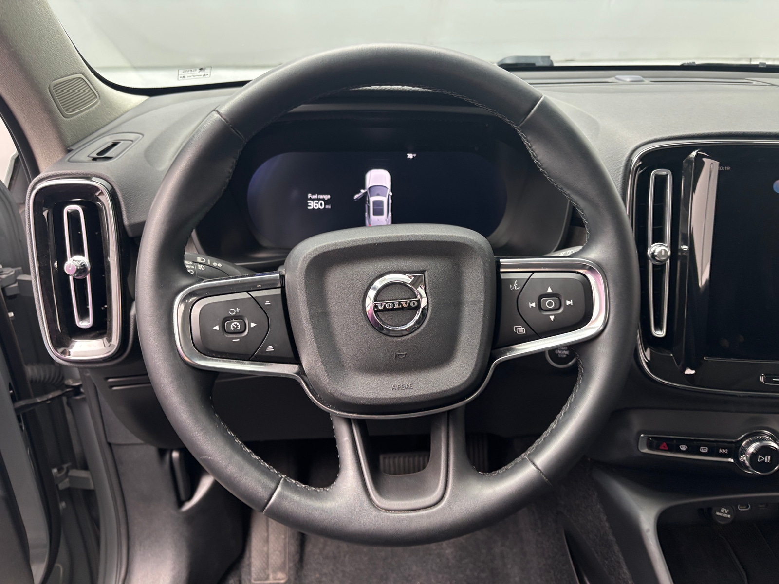 Thumbnail: 2026 Volvo XC40 - 5