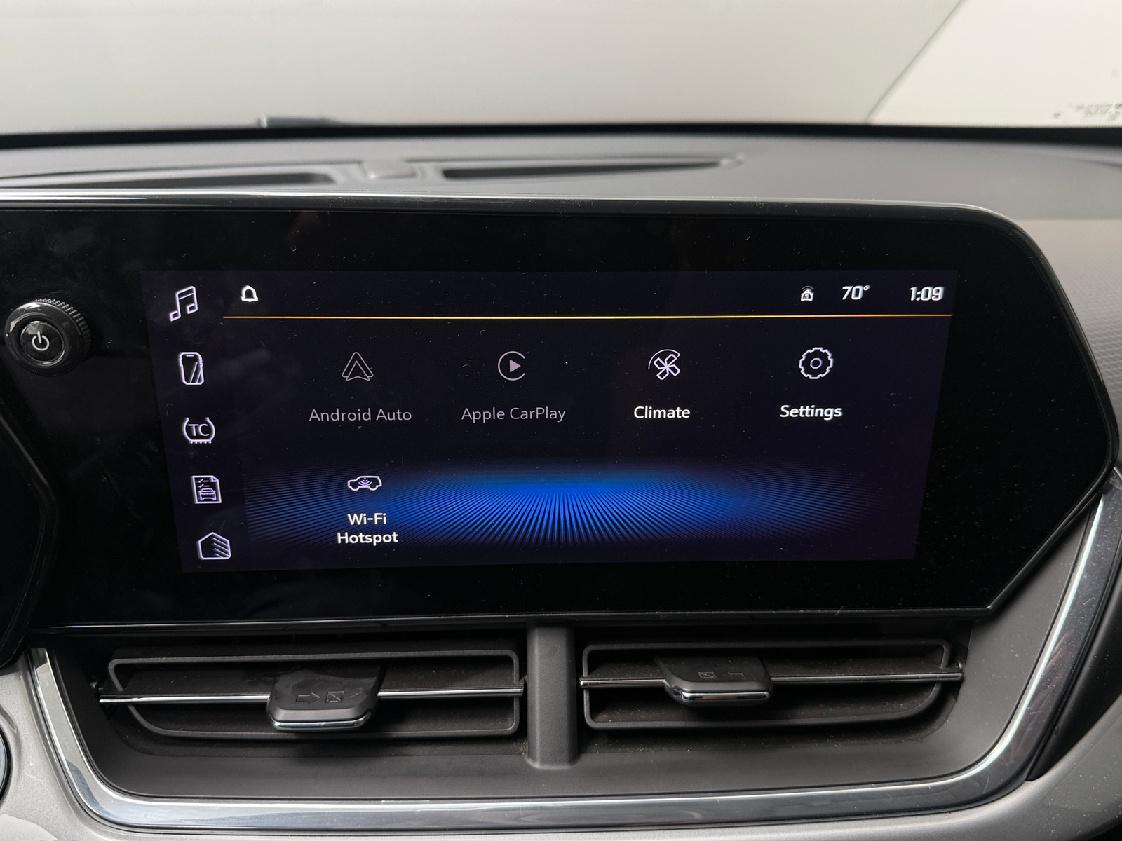 Thumbnail: 2025 Chevrolet Trax - 3