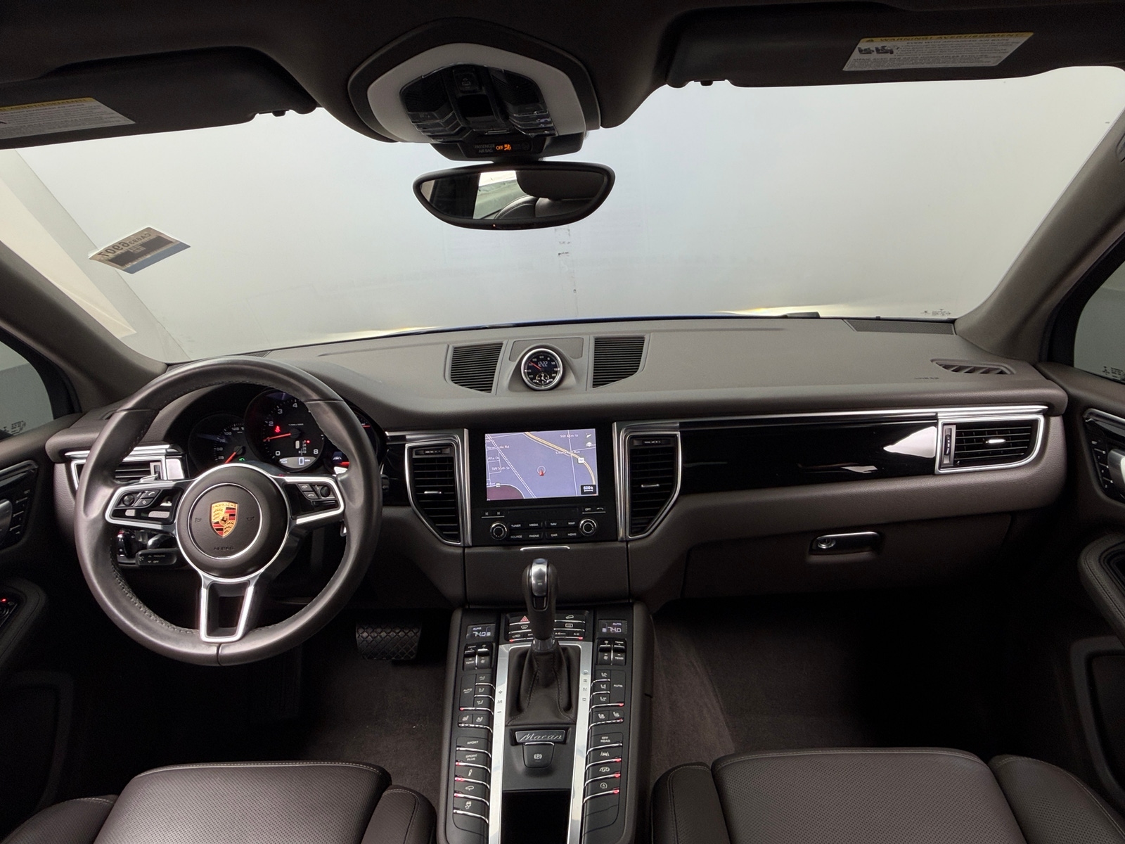 Thumbnail: 2018 Porsche Macan - 3