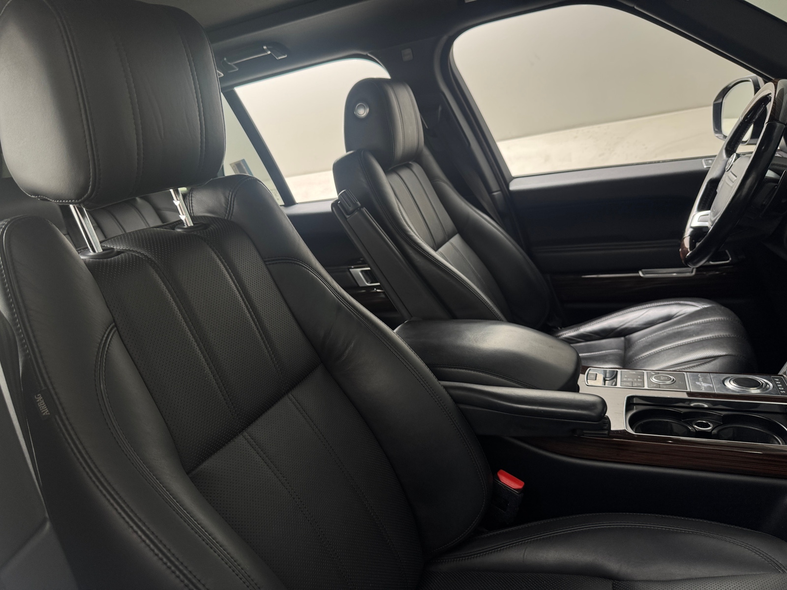 Thumbnail: 2016 Land Rover Range Rover - 2