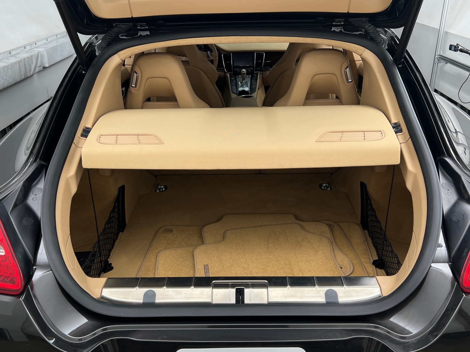 Thumbnail: 2010 Porsche Panamera - 7