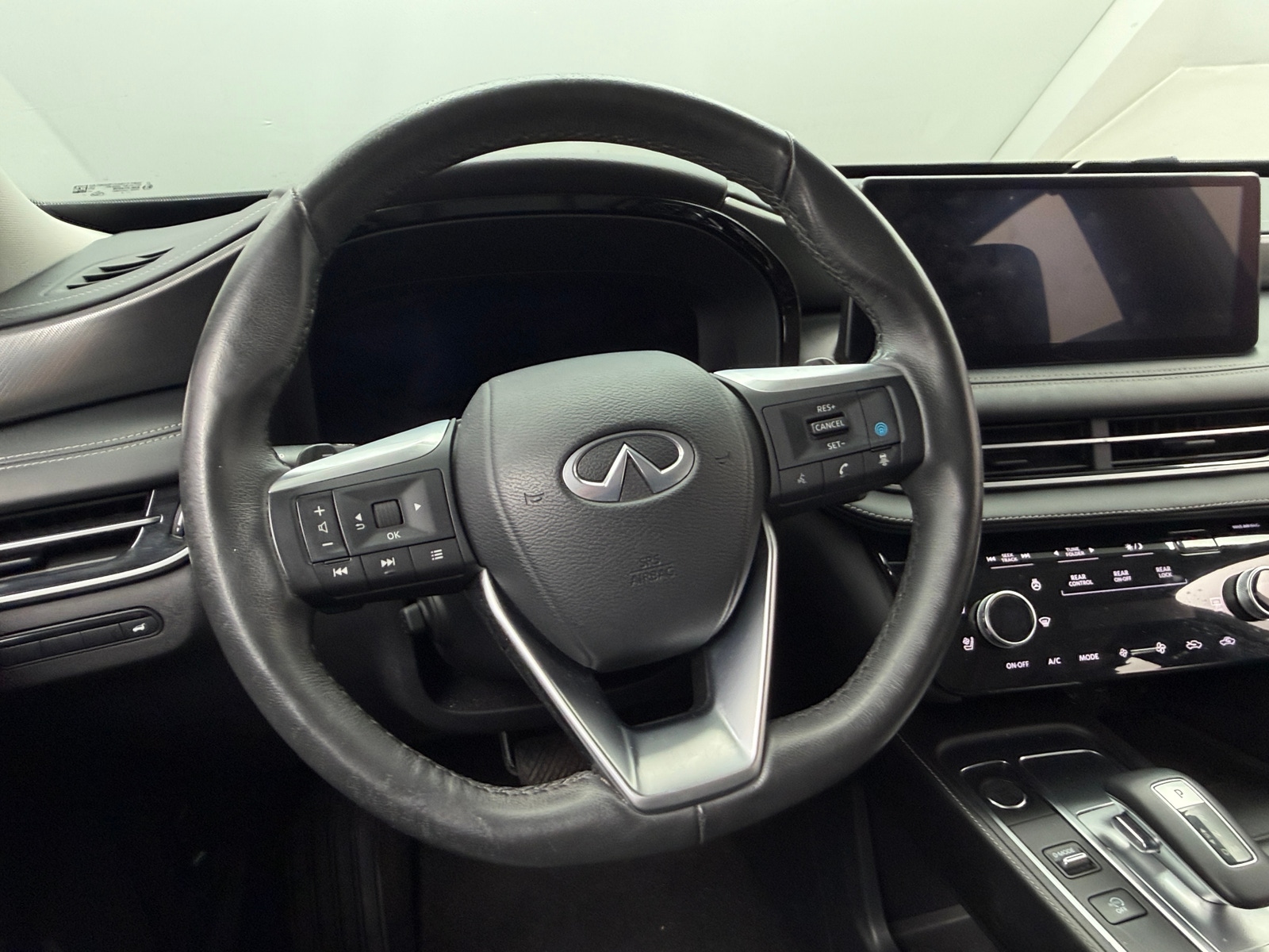 Thumbnail: 2023 INFINITI QX60 - 4