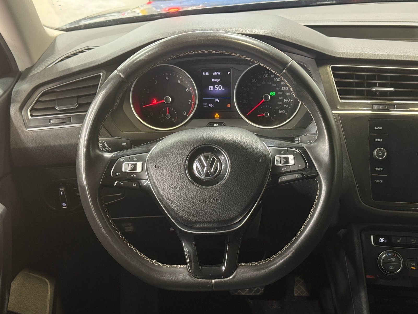Thumbnail: 2021 Volkswagen Tiguan - 4