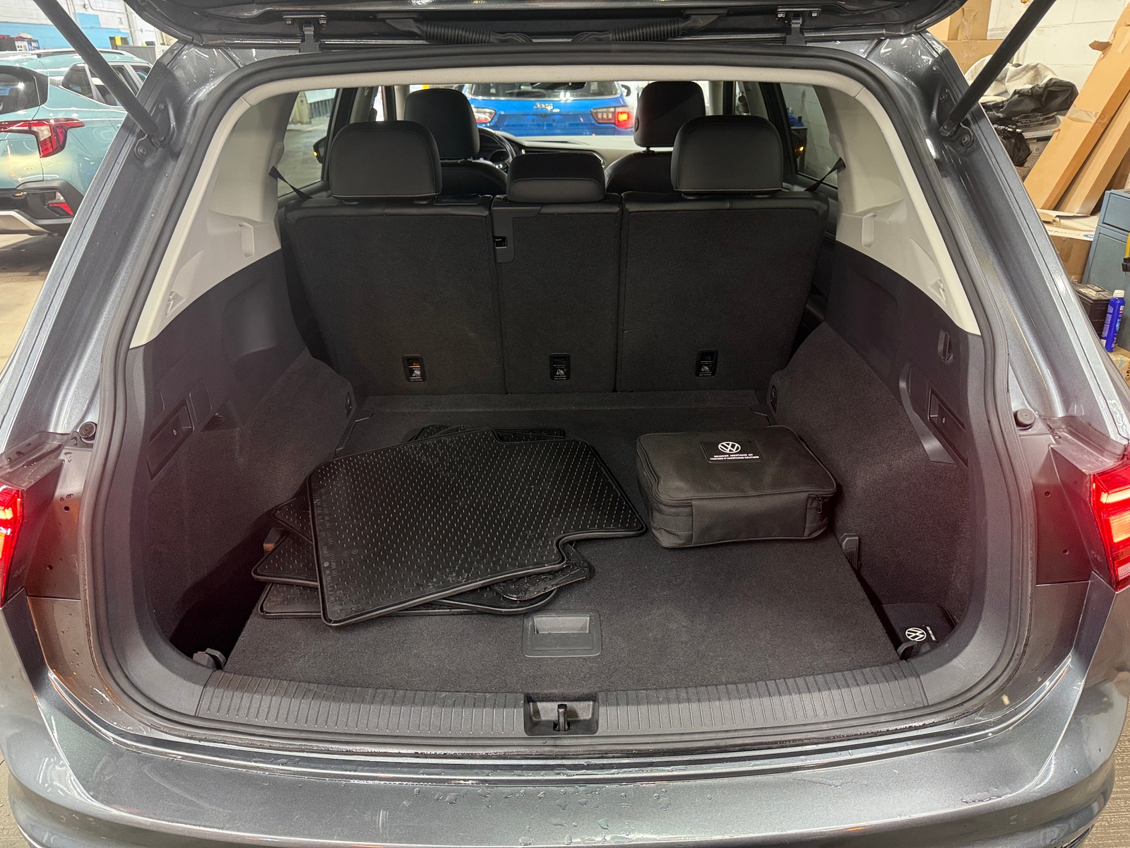 Thumbnail: 2021 Volkswagen Tiguan - 6
