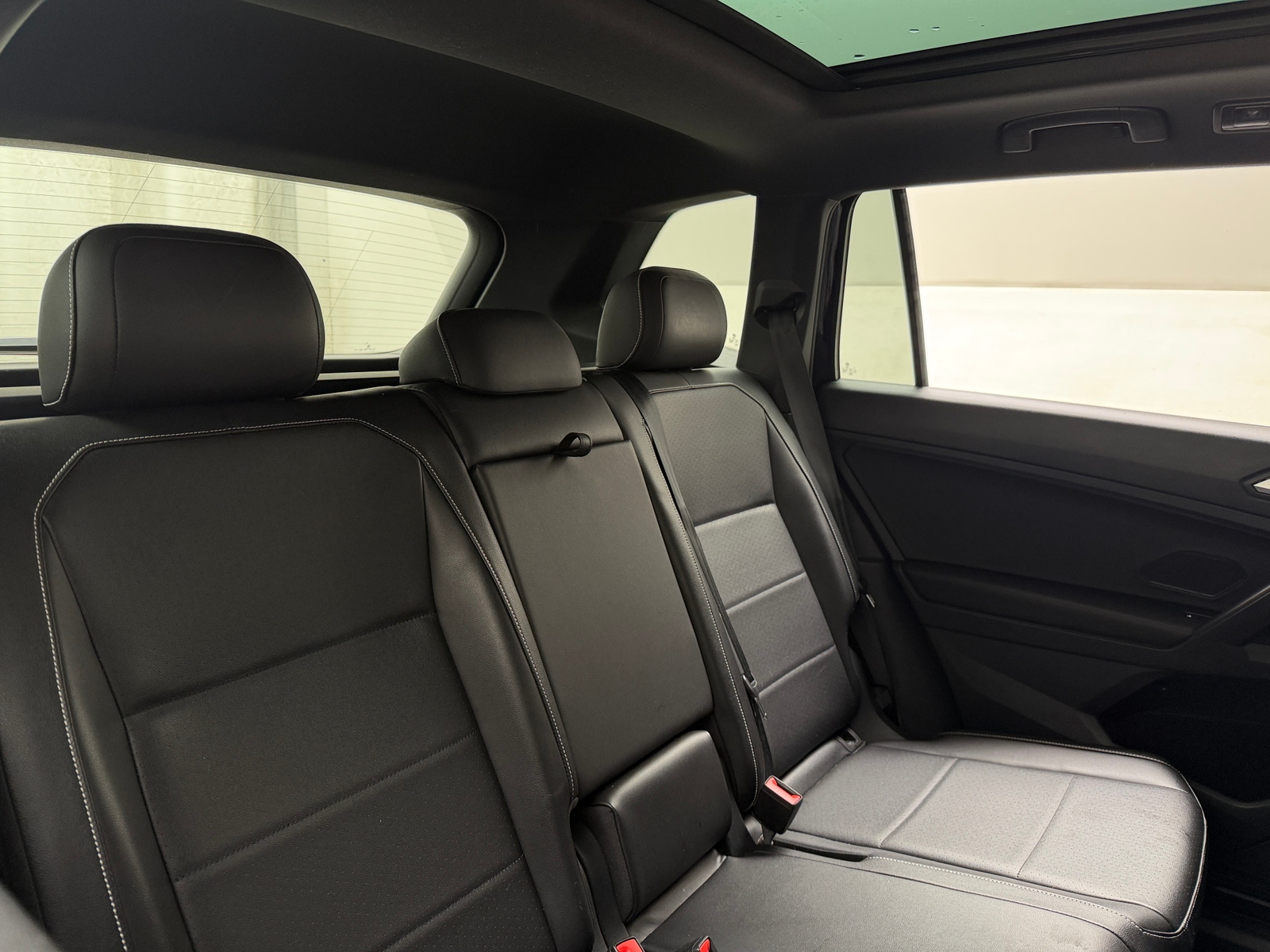 Thumbnail: 2021 Volkswagen Tiguan - 6