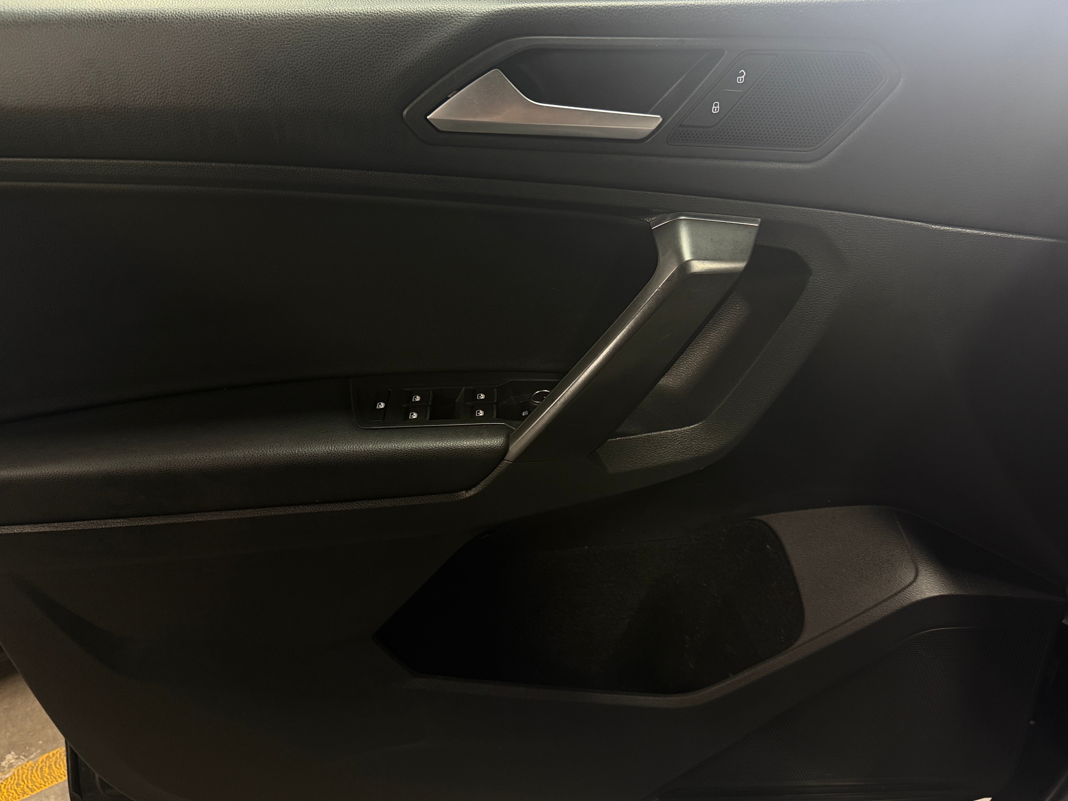 2021 Volkswagen Tiguan SE R-LINE BLACK