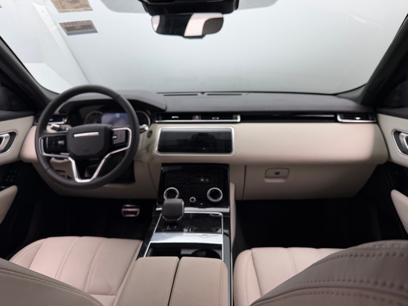 Thumbnail: 2023 Land Rover Range Rover Velar - 2