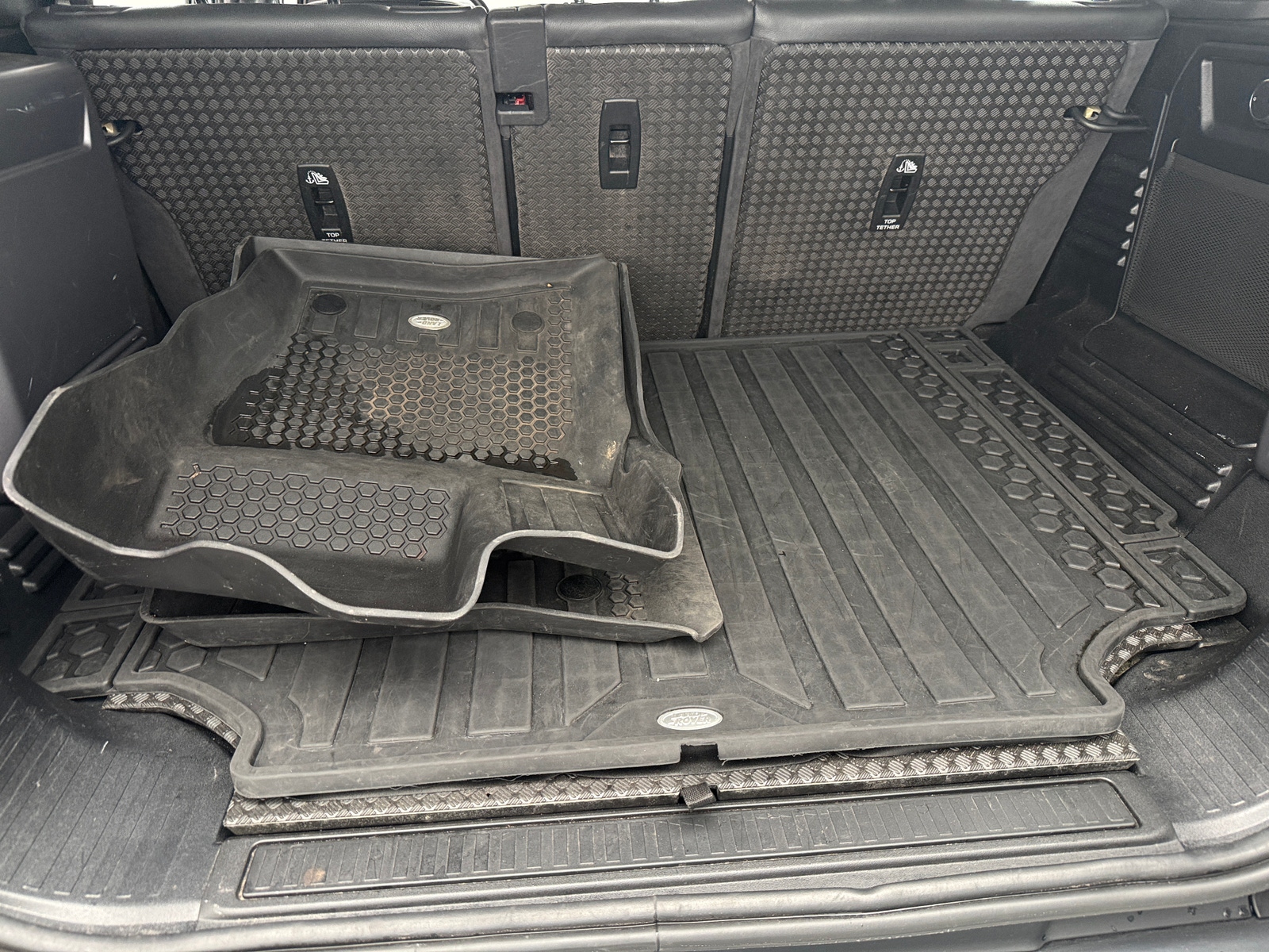 Thumbnail: 2021 Land Rover Defender - 6