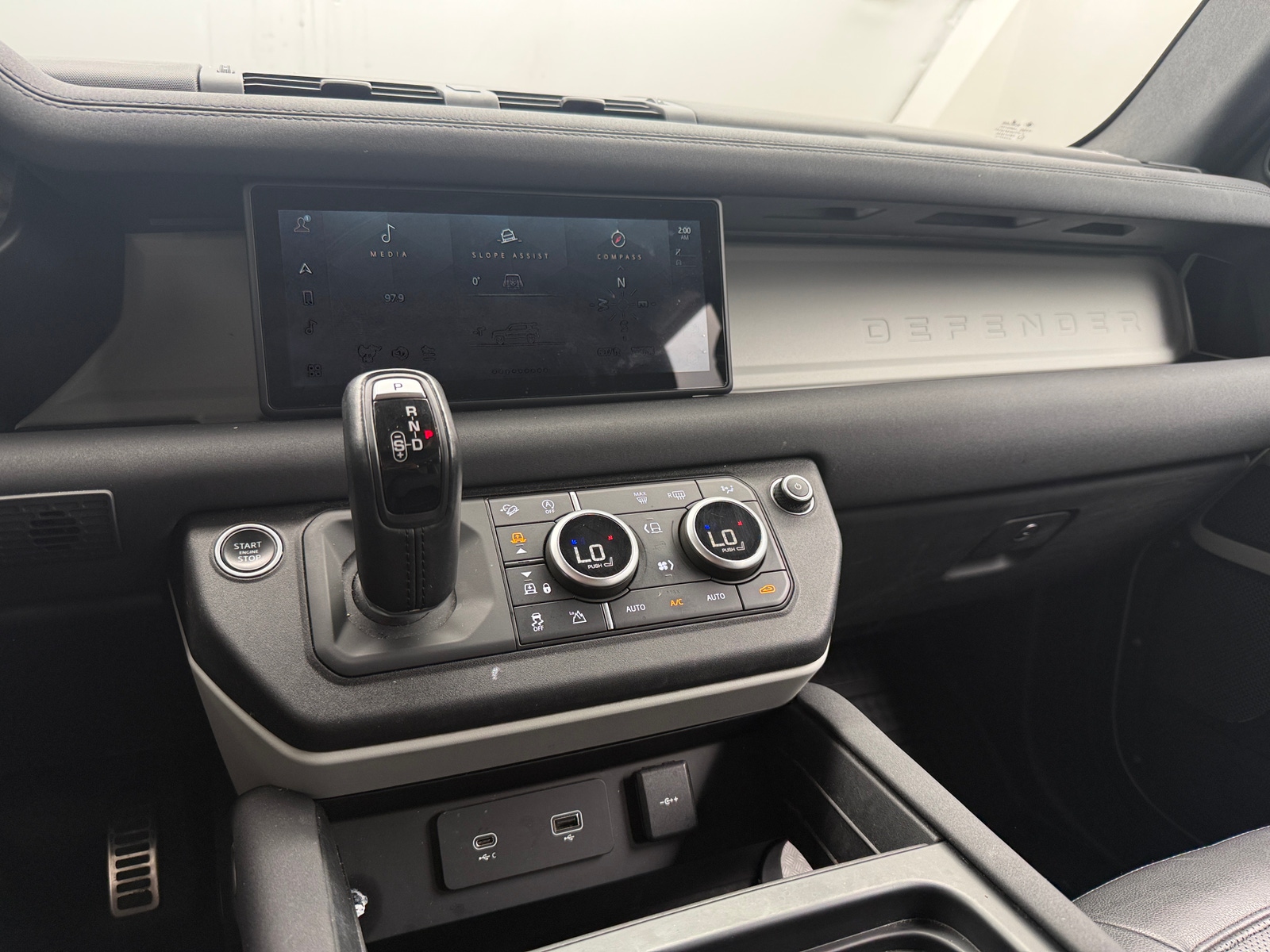 Thumbnail: 2021 Land Rover Defender - 3