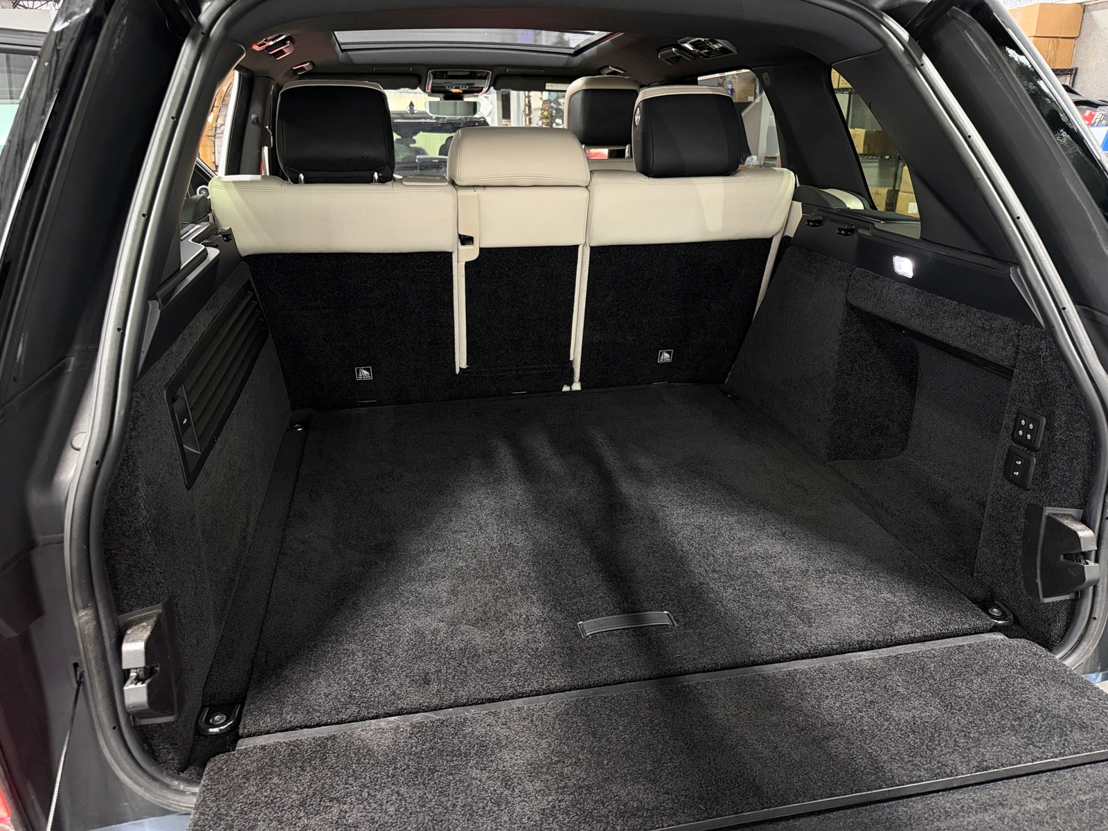 Thumbnail: 2021 Land Rover Range Rover - 6
