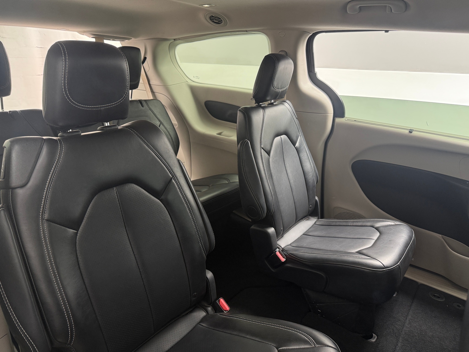 Thumbnail: 2024 Chrysler Pacifica - 5