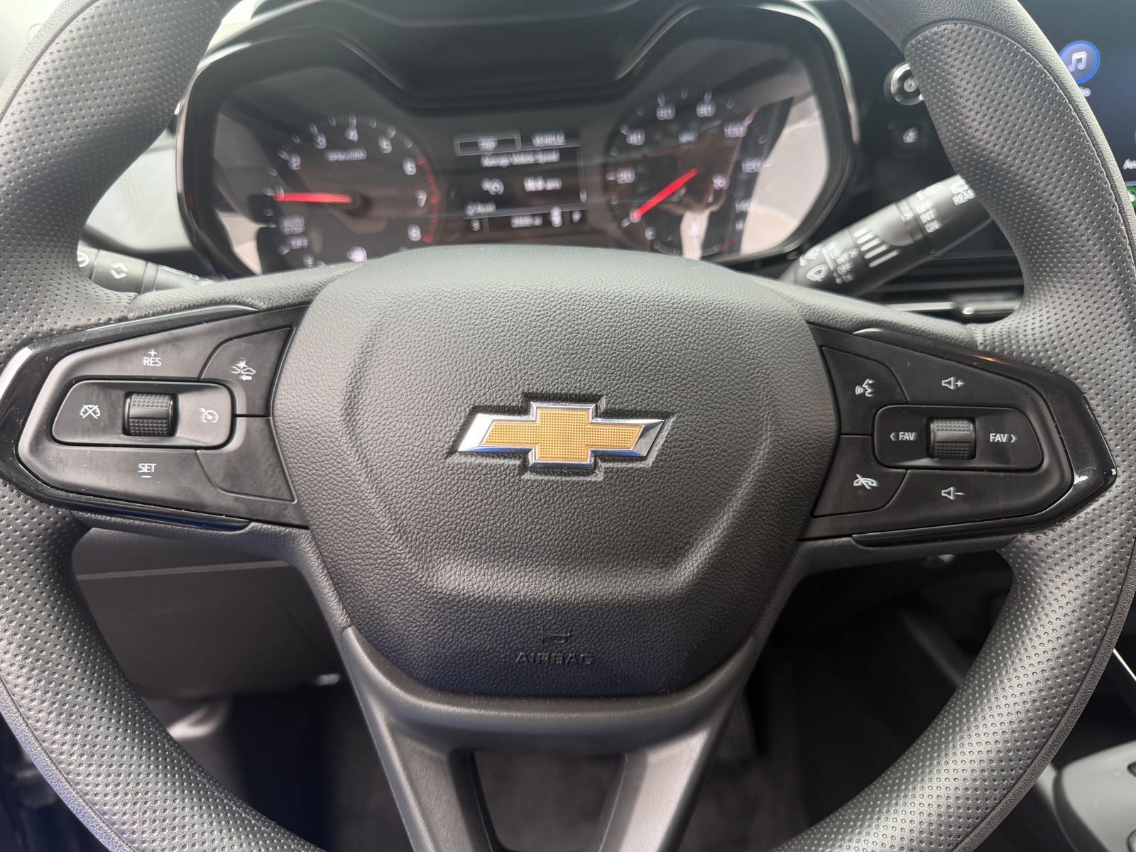 Thumbnail: 2025 Chevrolet Trax - 5