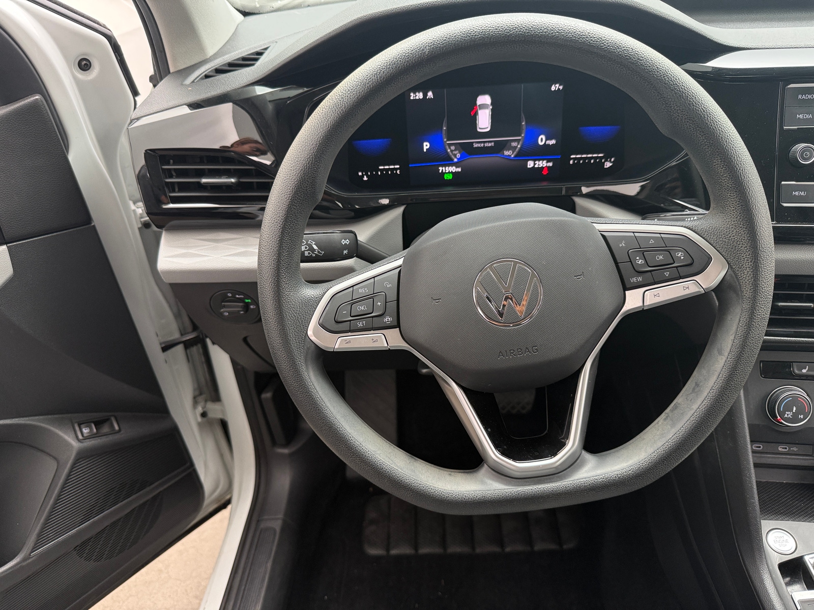 Thumbnail: 2022 Volkswagen Taos - 5
