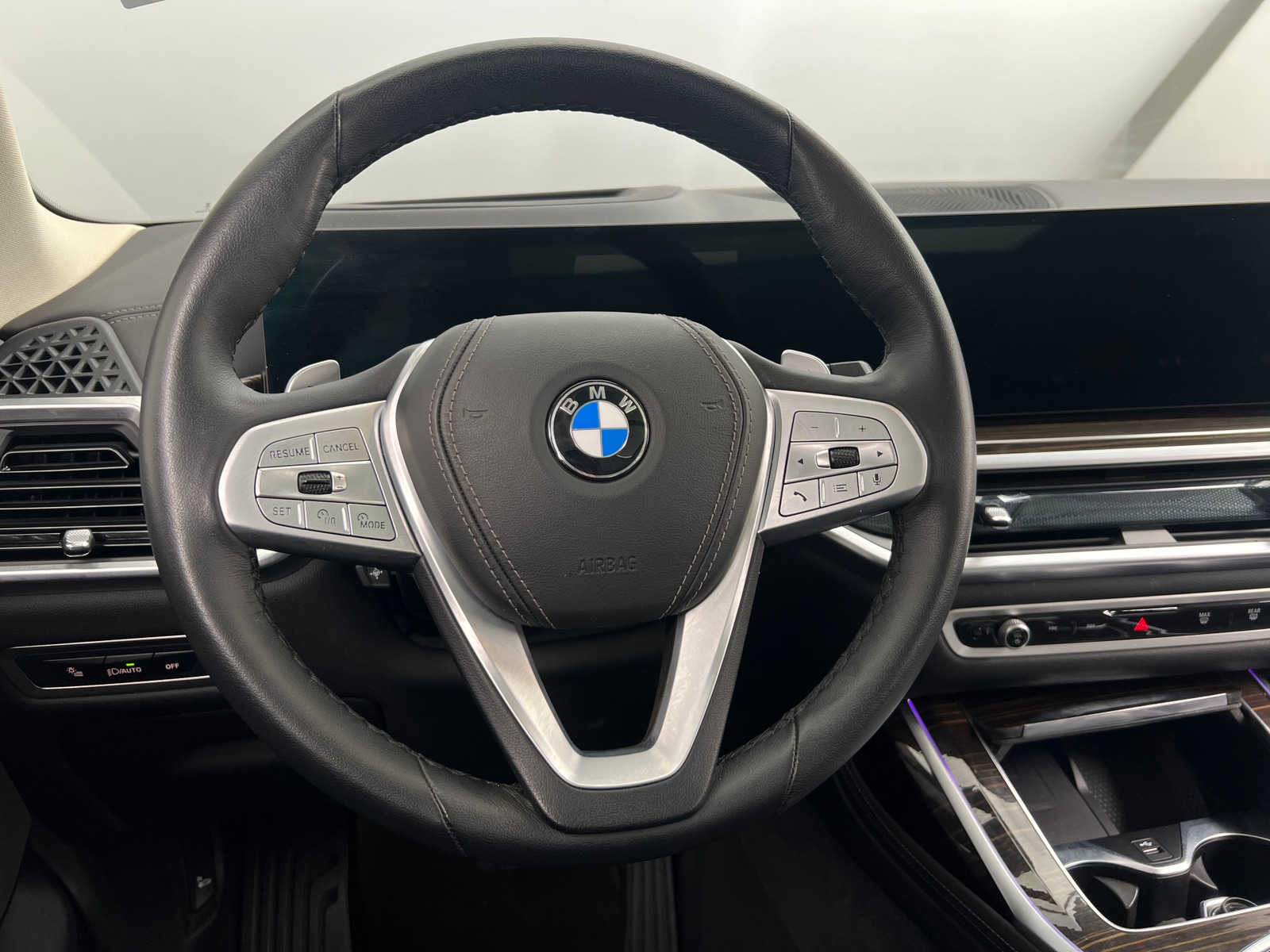 Thumbnail: 2026 BMW X7 - 4