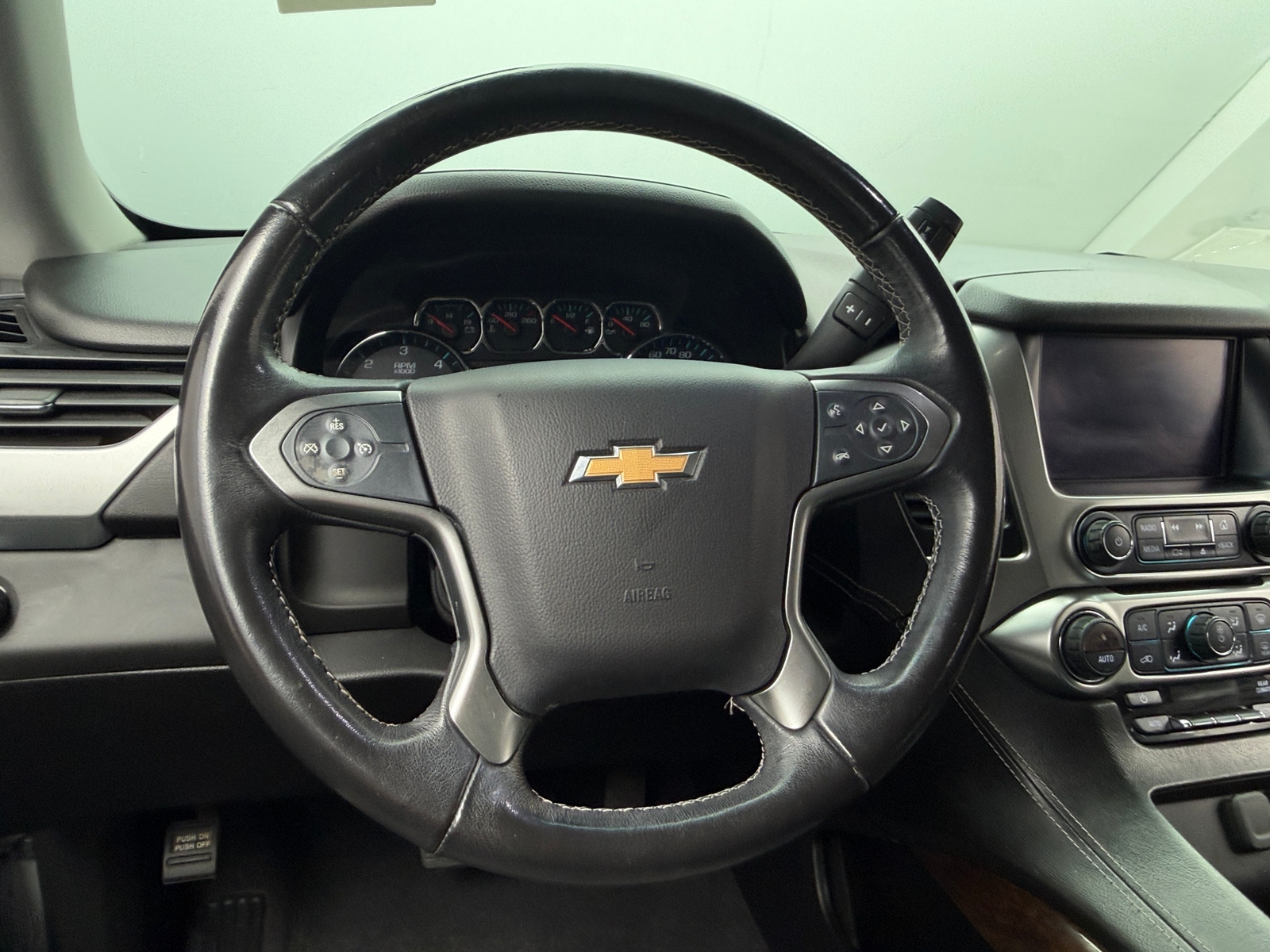 Thumbnail: 2019 Chevrolet Suburban - 5
