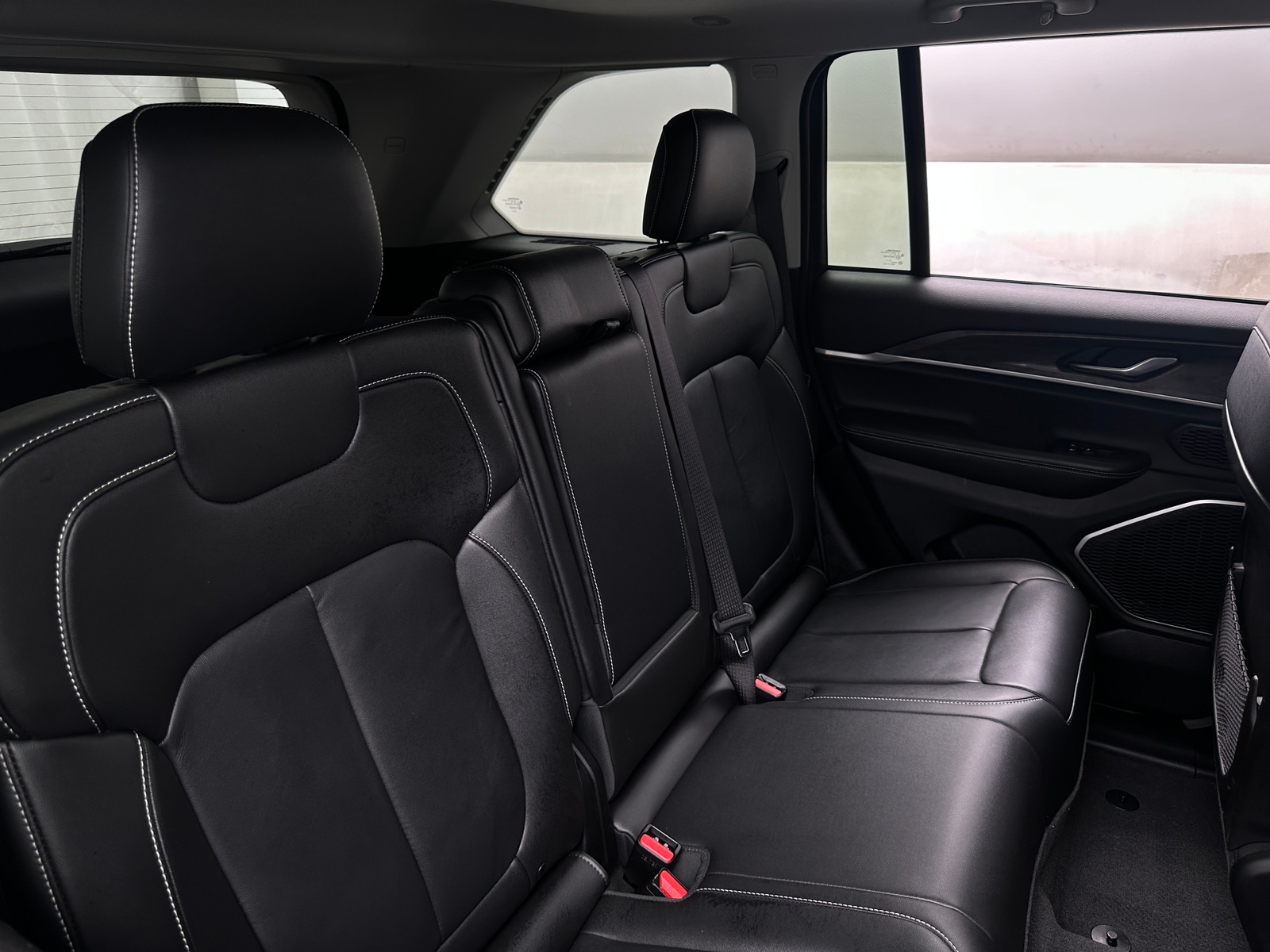 Thumbnail: 2022 Jeep Grand Cherokee - 5