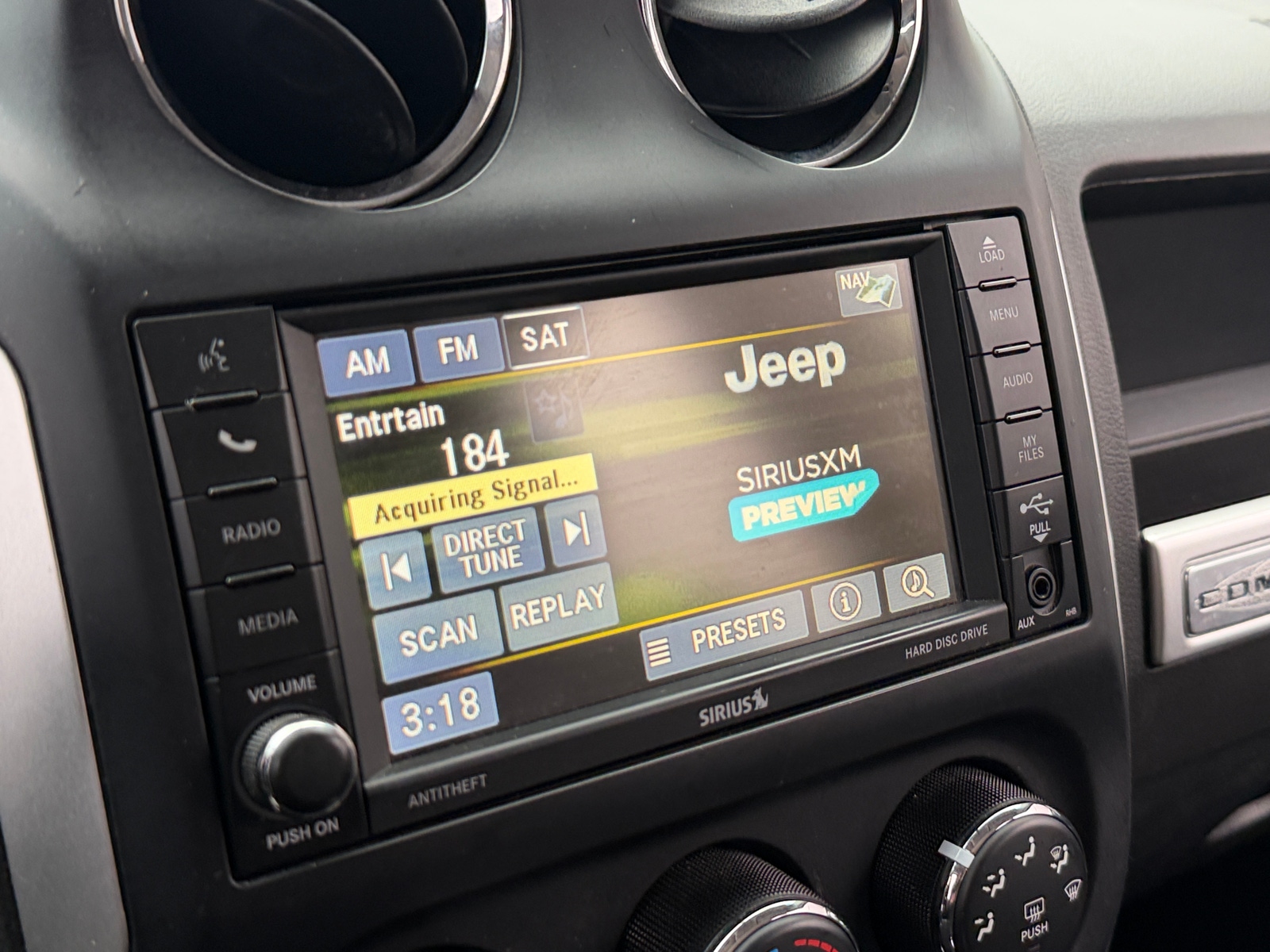 Thumbnail: 2016 Jeep Compass - 3