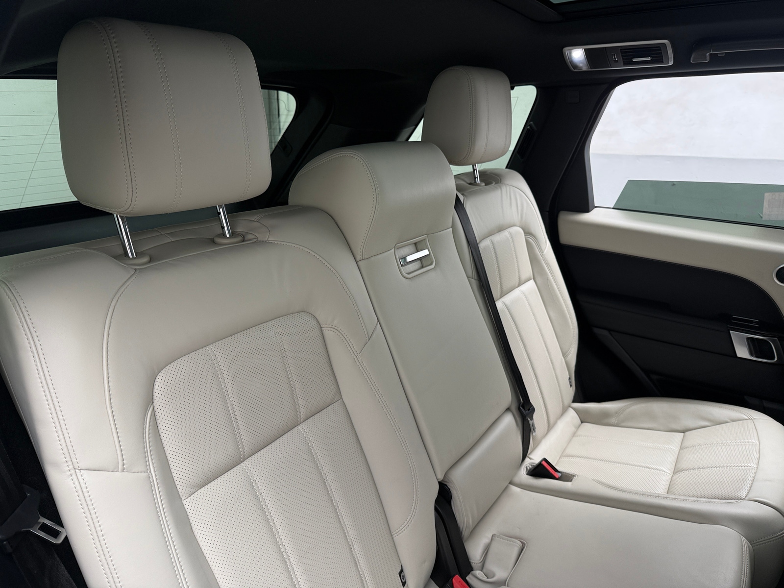 Thumbnail: 2022 Land Rover Range Rover Sport - 6