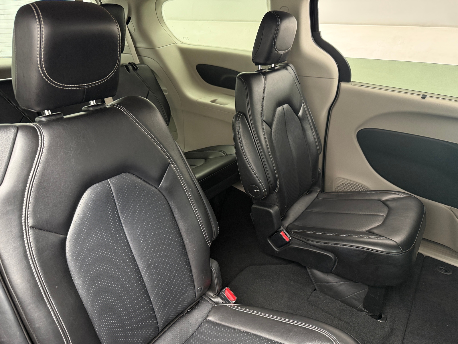 Thumbnail: 2024 Chrysler Pacifica - 5