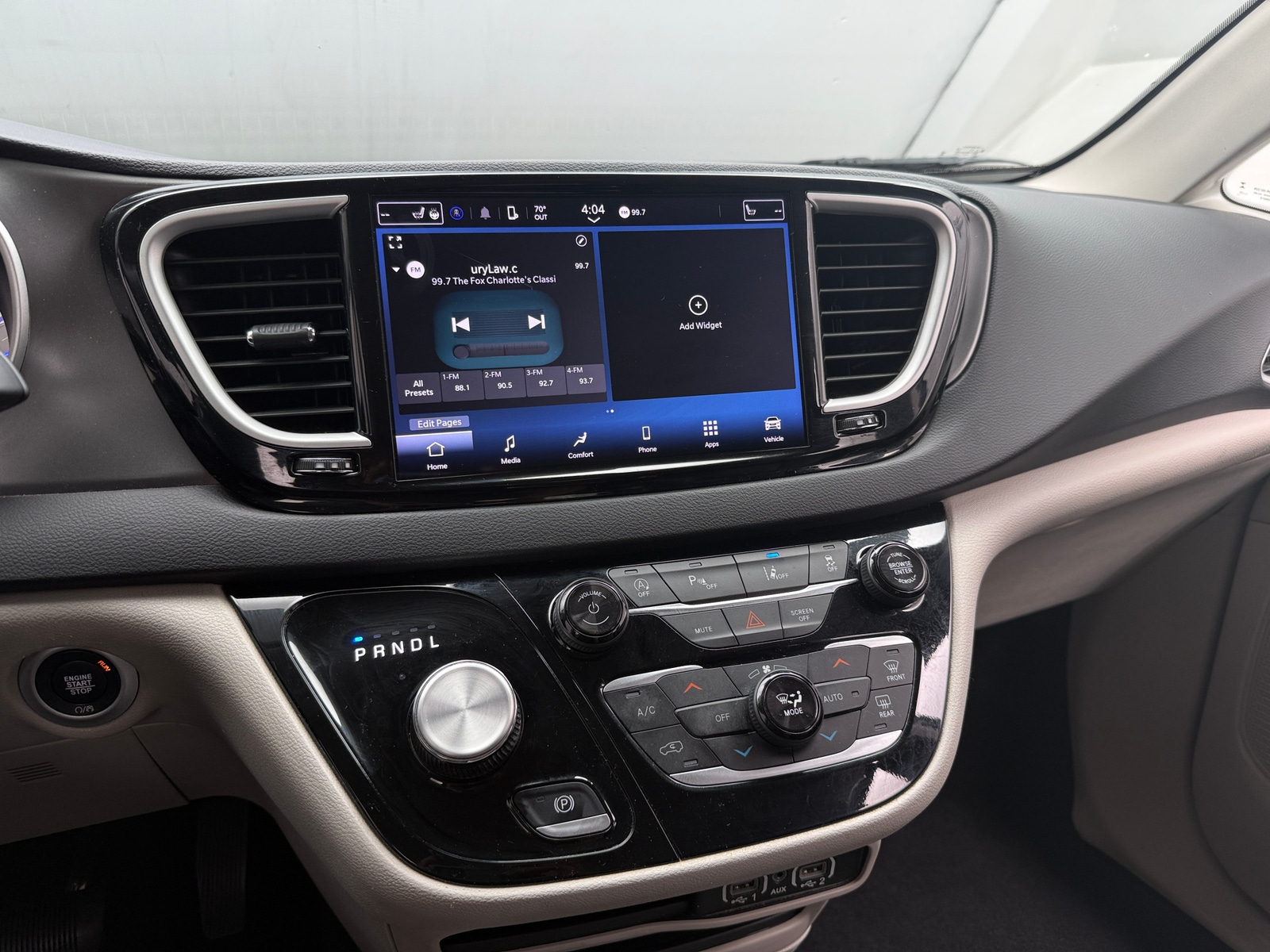 Thumbnail: 2024 Chrysler Pacifica - 3