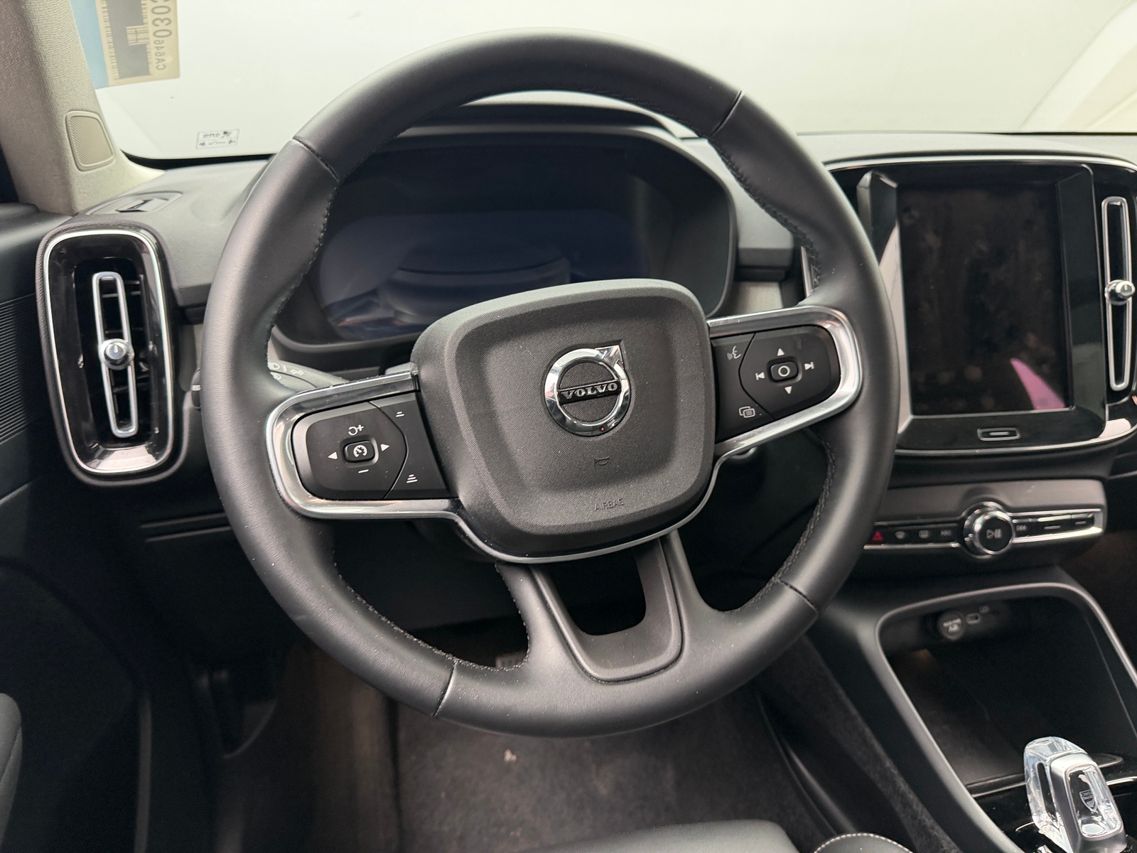 Thumbnail: 2026 Volvo XC40 - 5