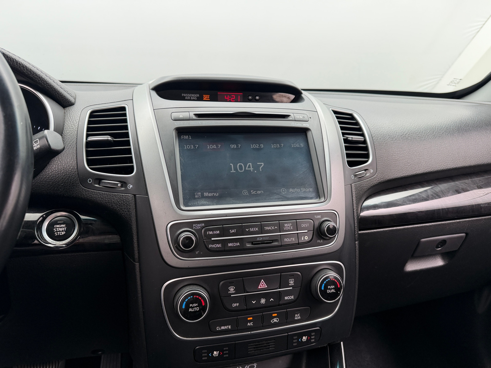 Thumbnail: 2014 Kia Sorento - 3