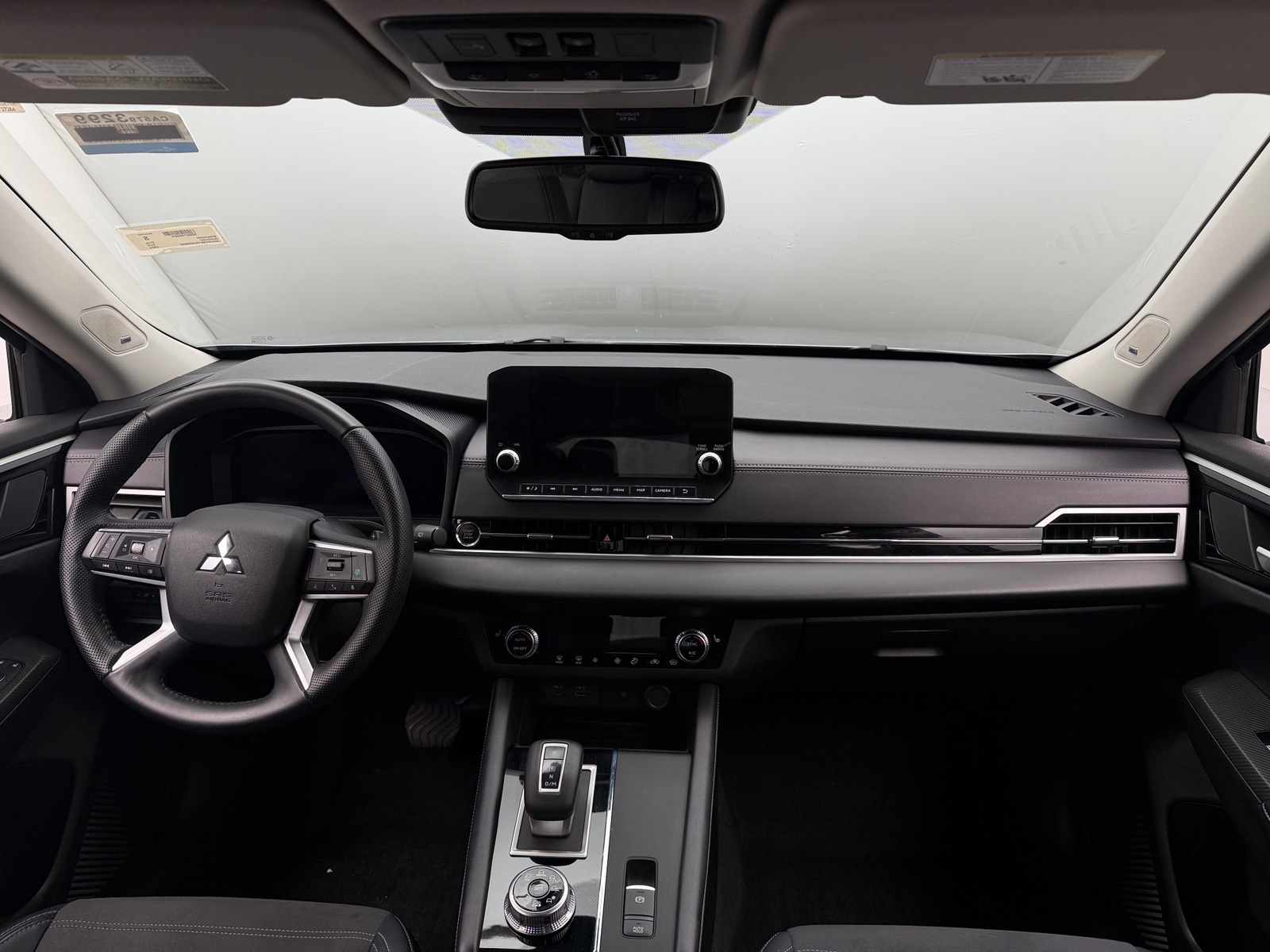 Thumbnail: 2024 Mitsubishi Outlander - 3