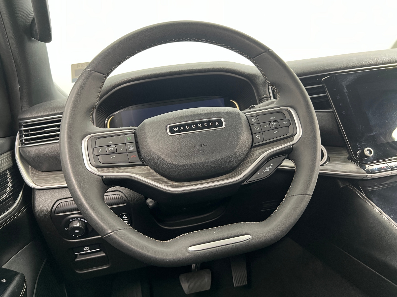 Thumbnail: 2024 Jeep Wagoneer - 4