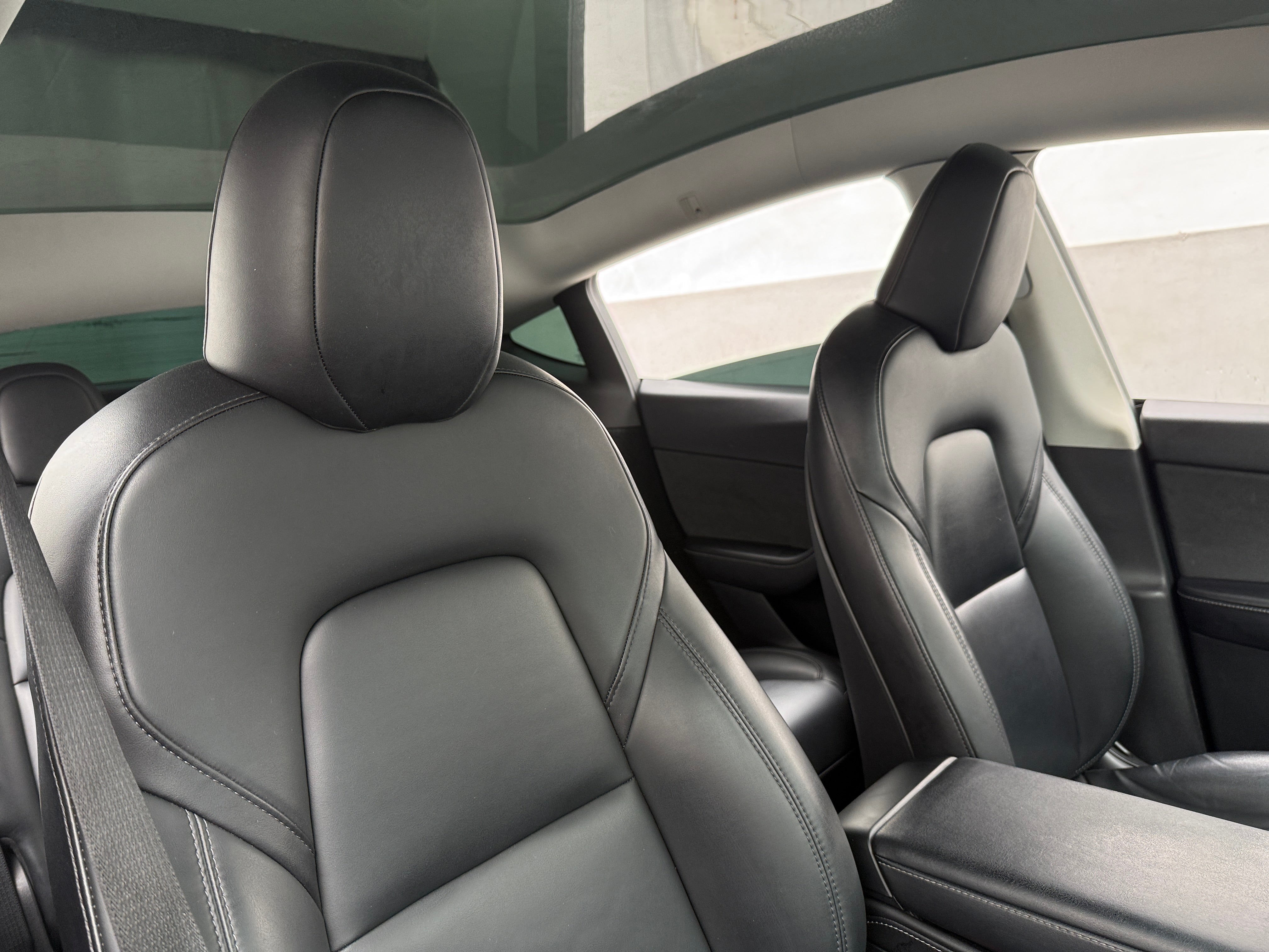 Used 2022 Tesla Model Y Long Range with VIN 7SAYGDEE4NA005415 for sale in Pewaukee, WI