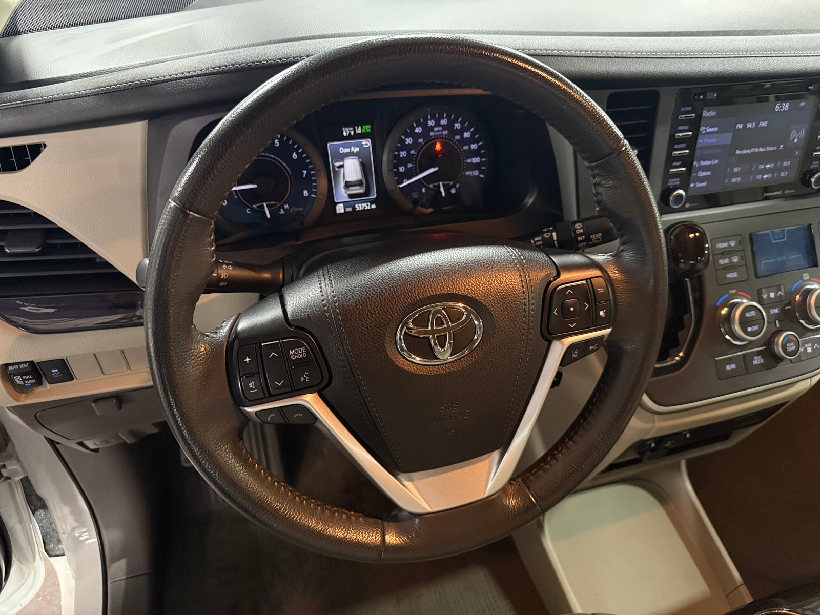 Thumbnail: 2020 Toyota Sienna - 4