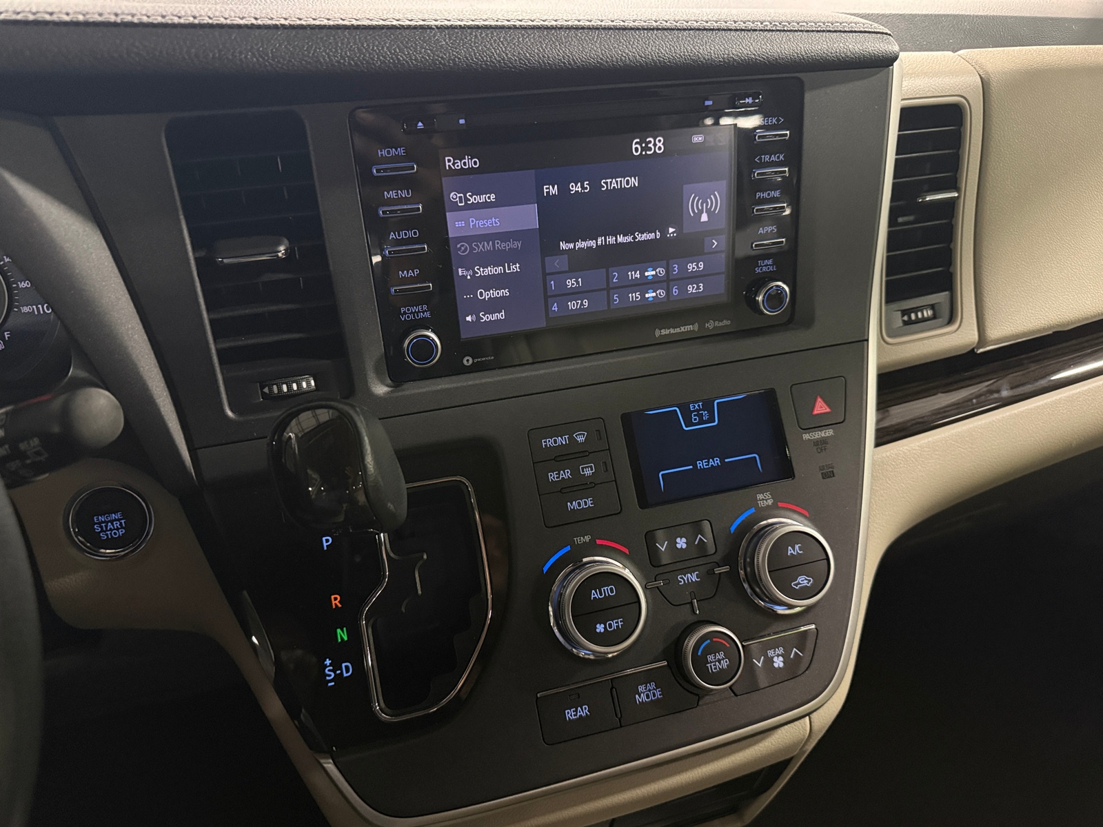 Thumbnail: 2020 Toyota Sienna - 3