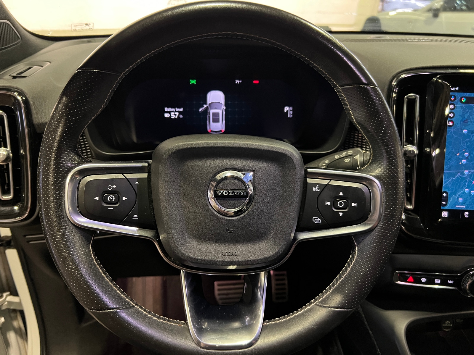 Thumbnail: 2021 Volvo XC40 - 5