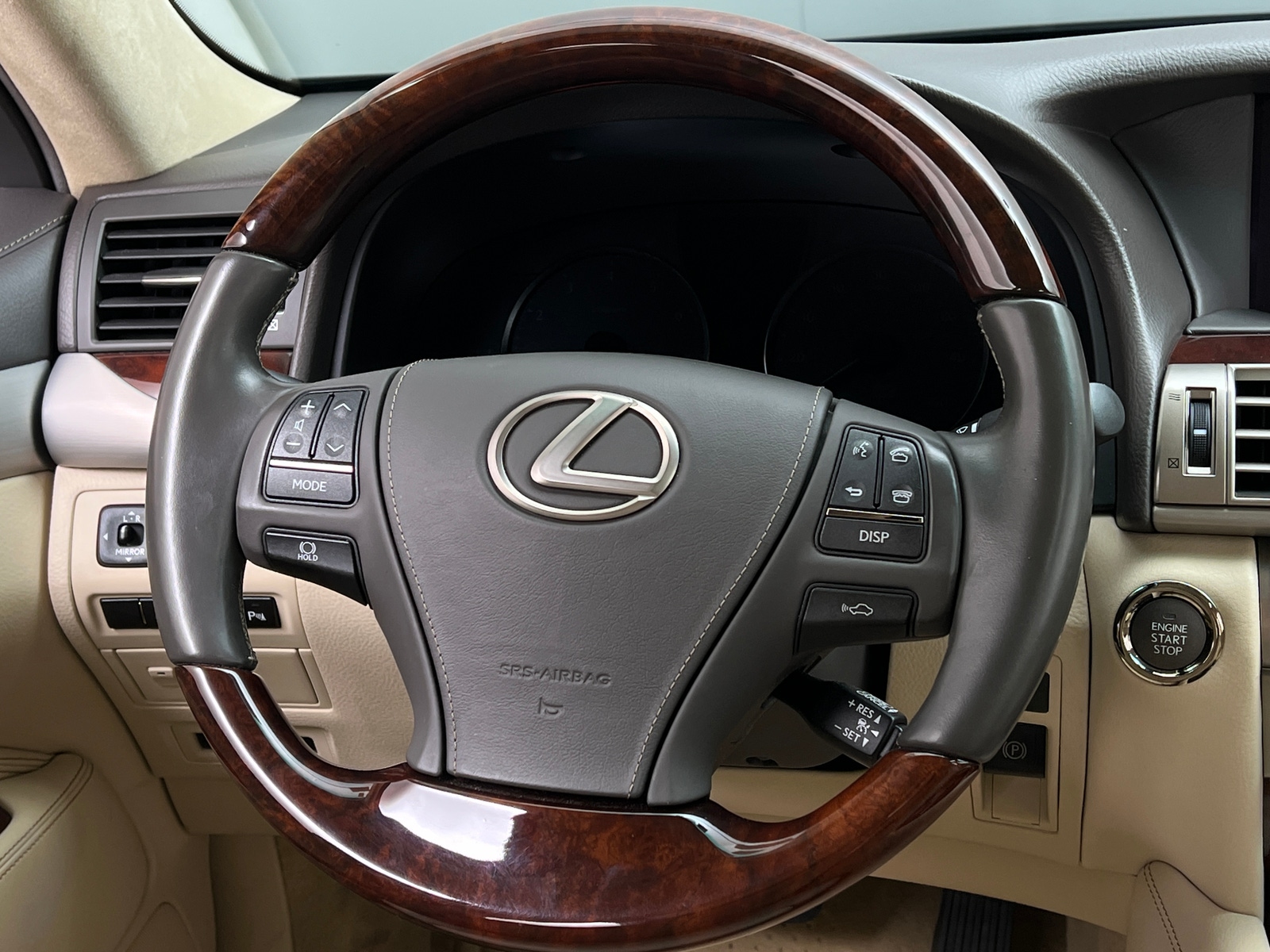 Thumbnail: 2016 Lexus LS - 4