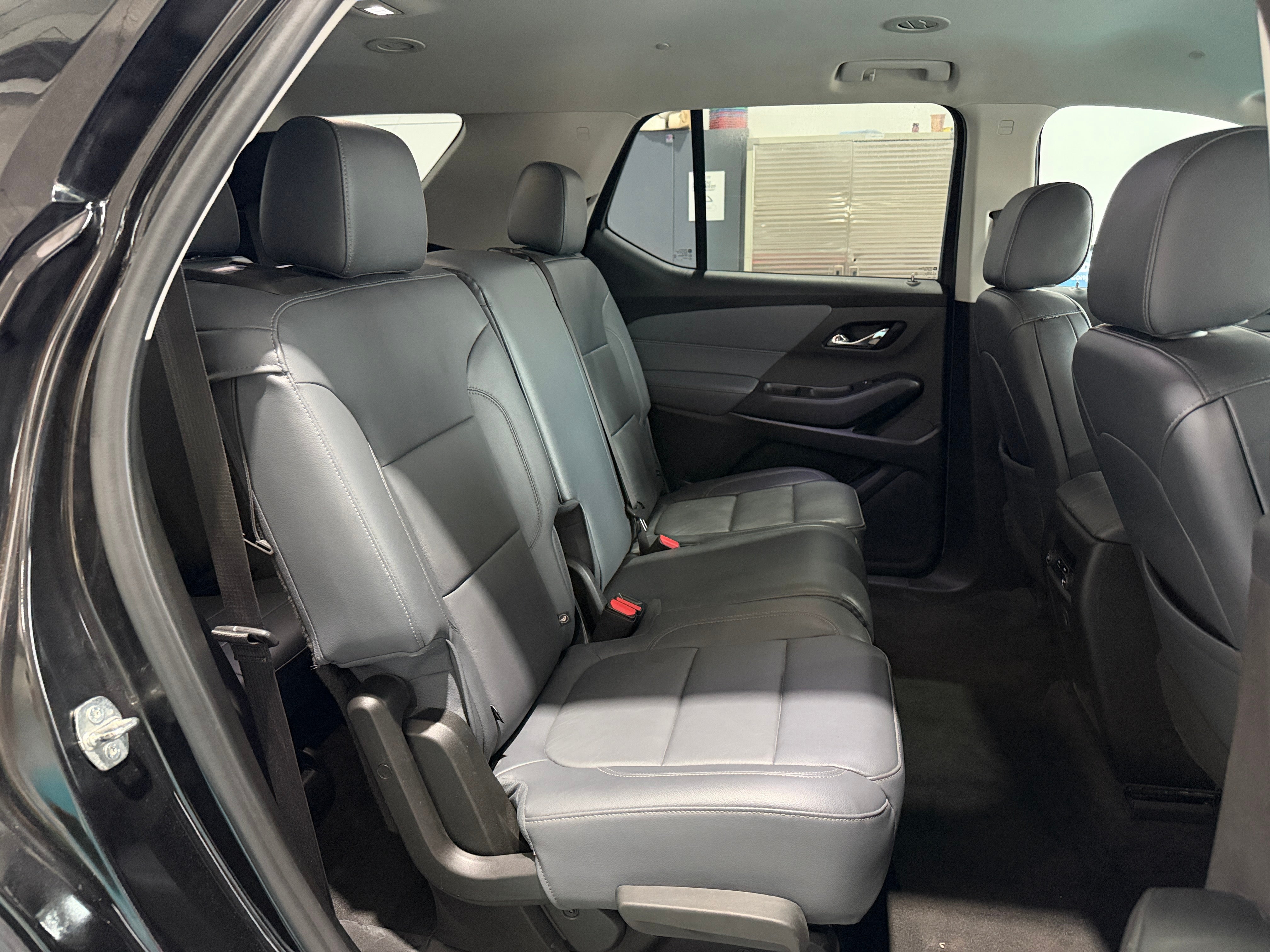 2021 Chevrolet Traverse 3LT - Photo 4
