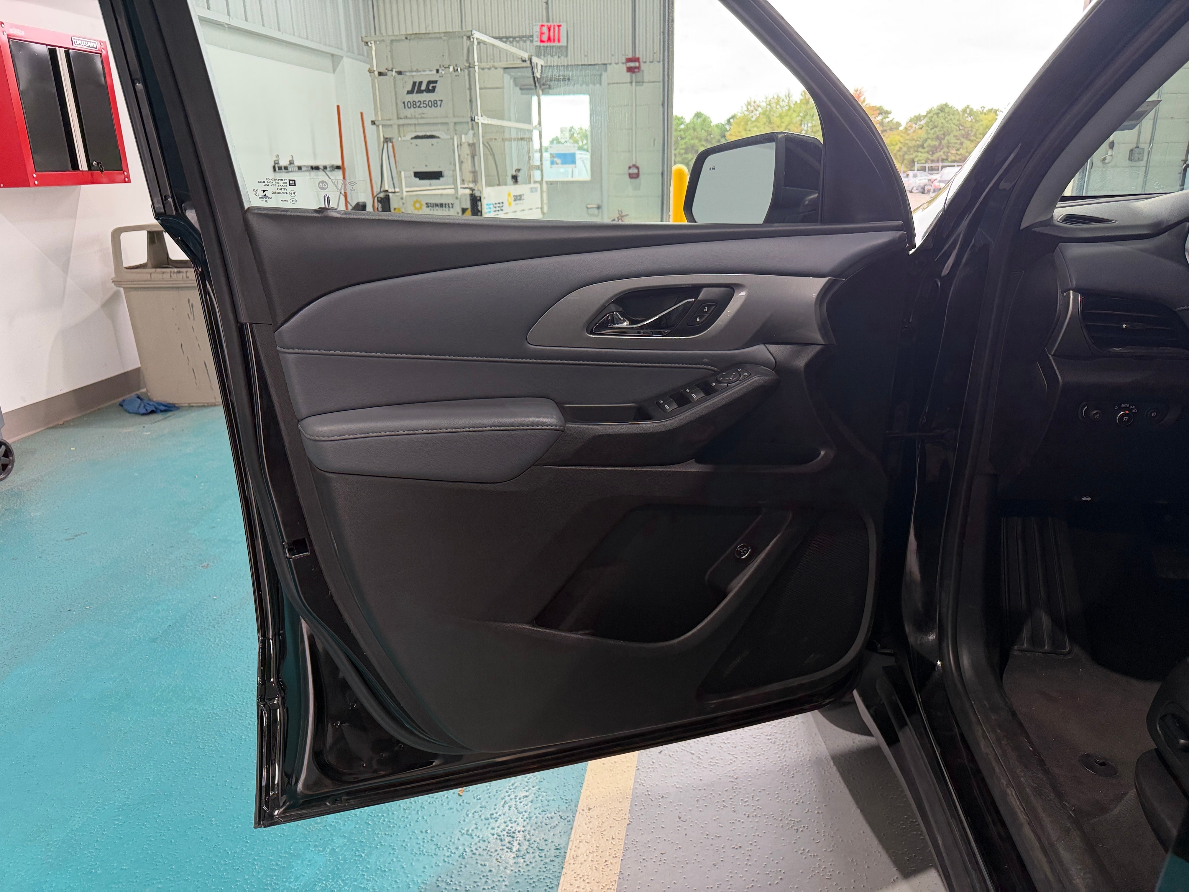 2021 Chevrolet Traverse 3LT - Photo 11