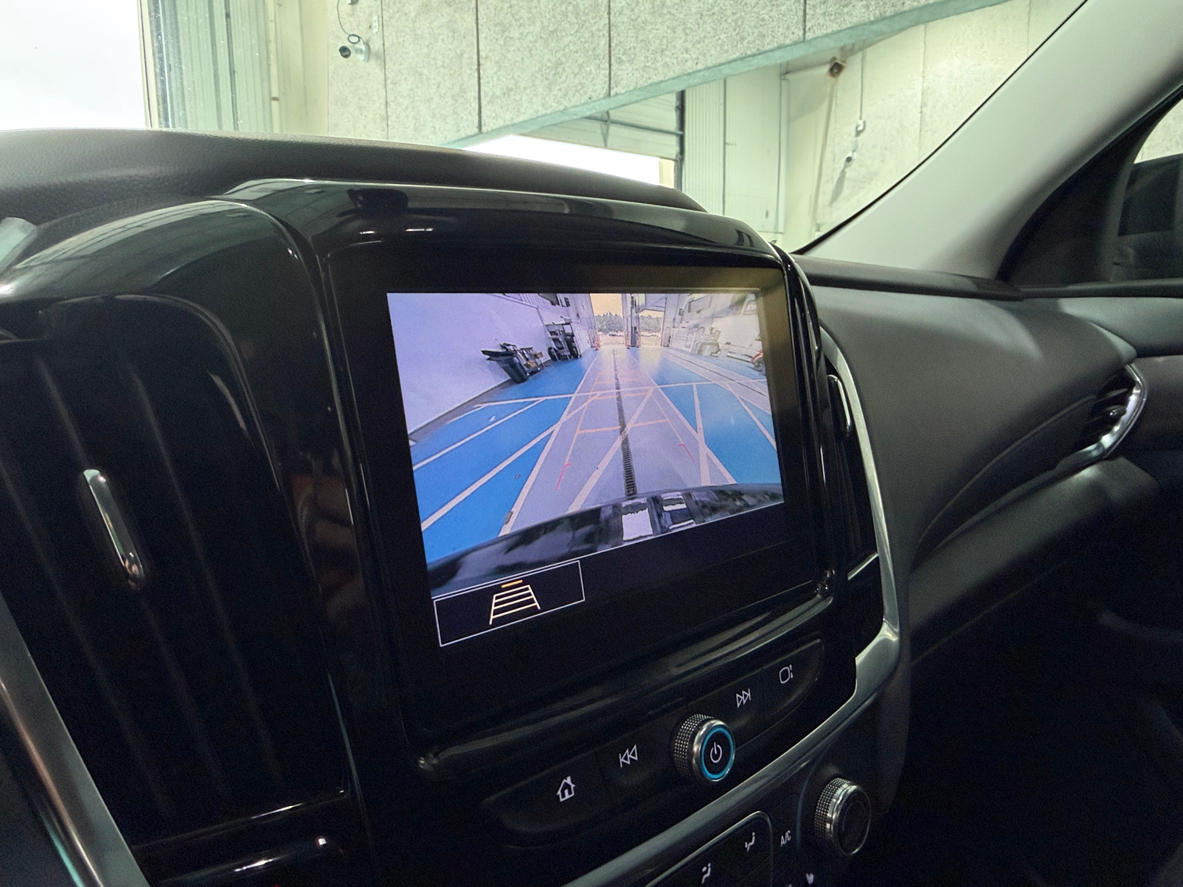 2021 Chevrolet Traverse 3LT - Photo 17