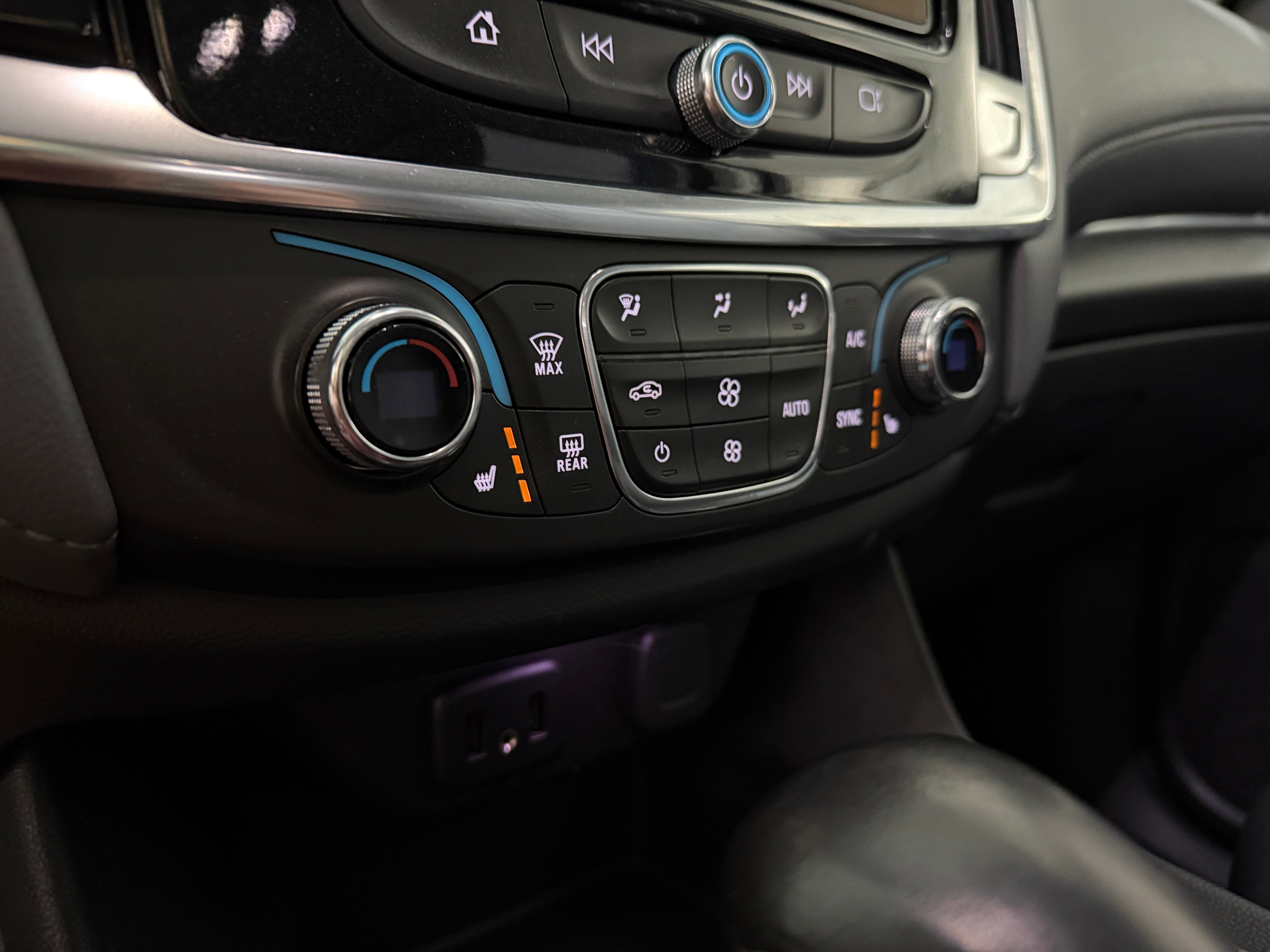 2021 Chevrolet Traverse 3LT - Photo 18
