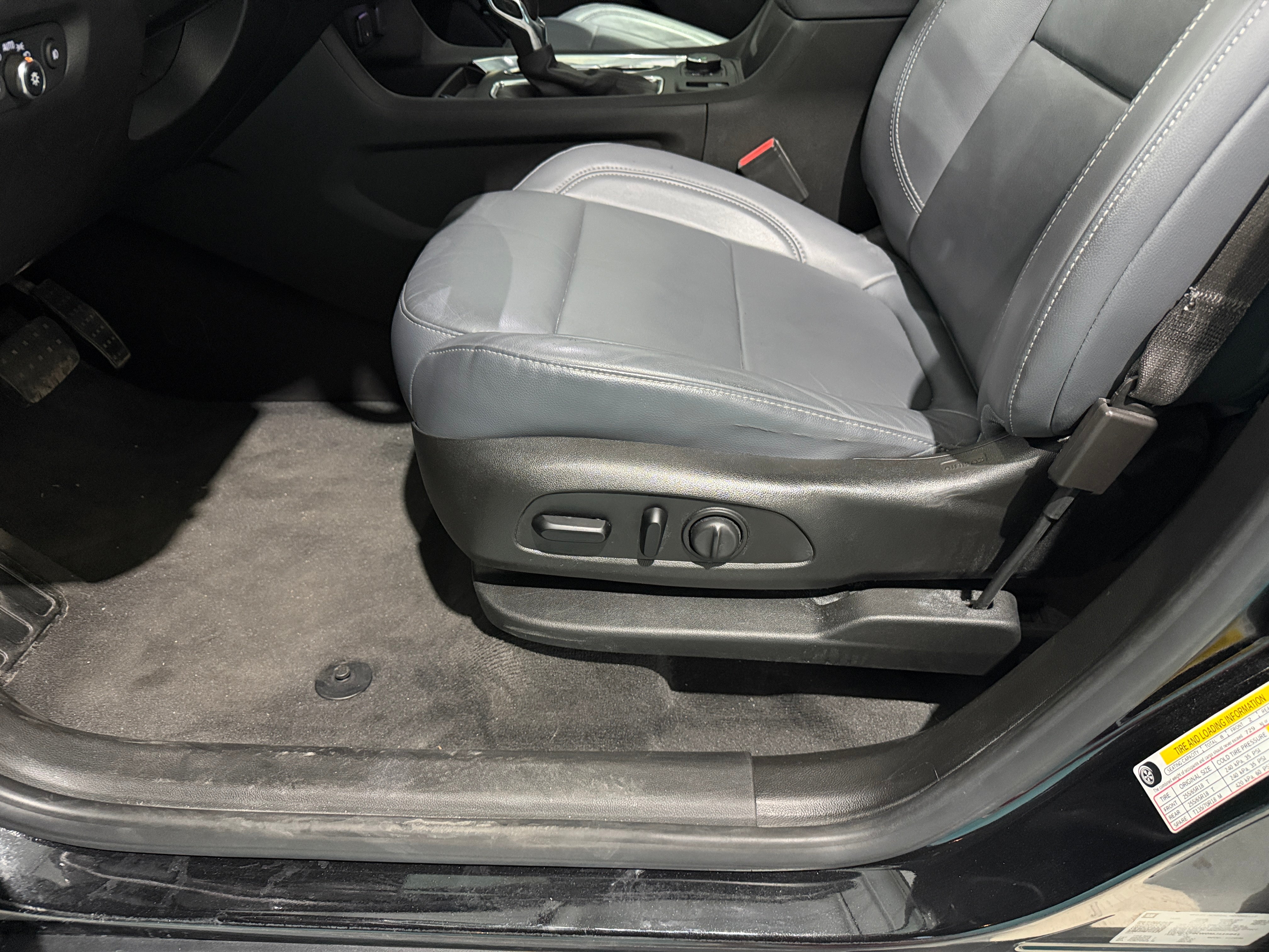 2021 Chevrolet Traverse 3LT - Photo 21