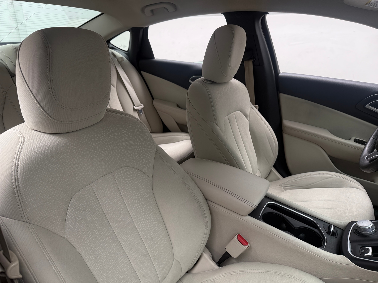 Thumbnail: 2016 Chrysler 200 - 2