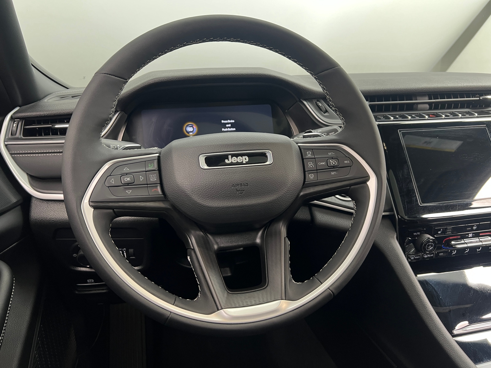 Thumbnail: 2025 Jeep Grand Cherokee - 5