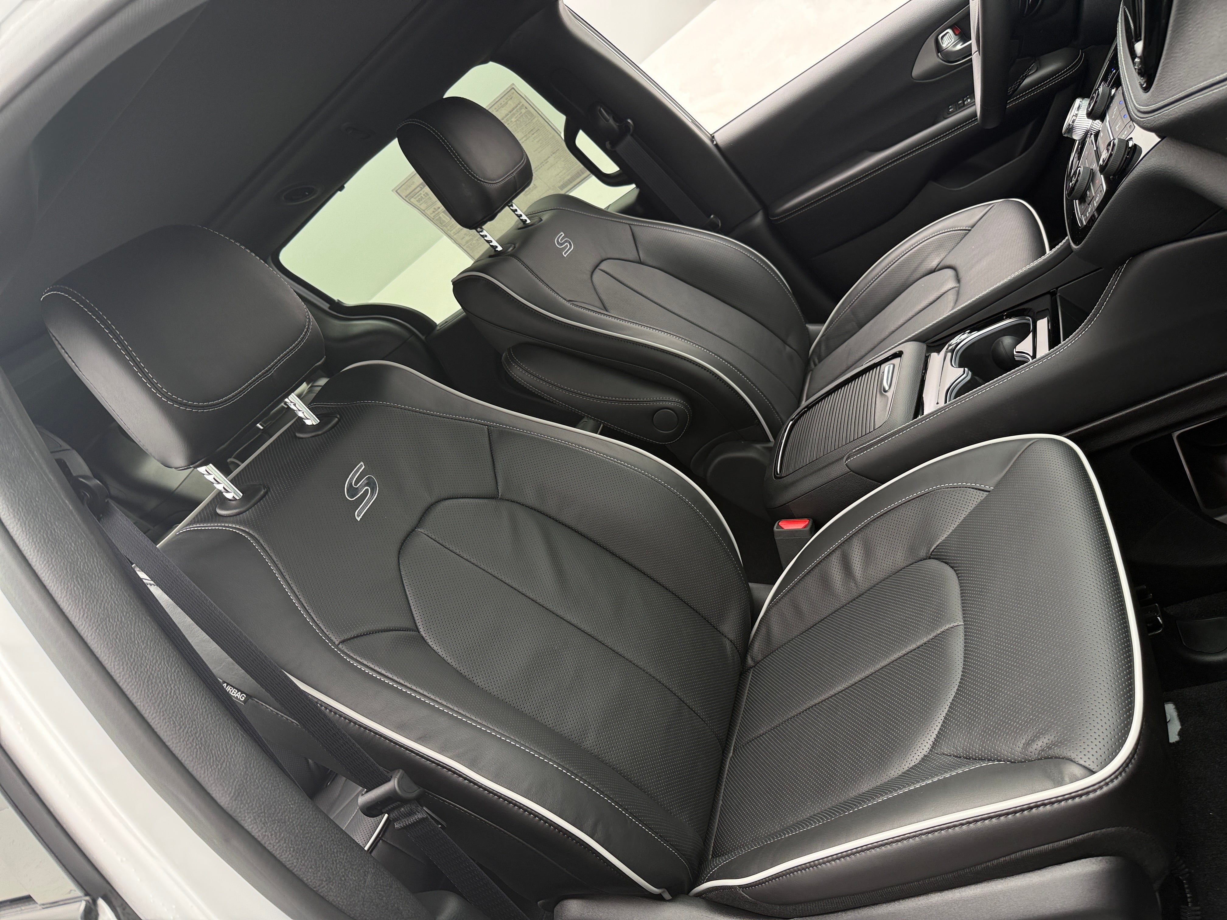 2027 Chrysler Pacifica Limited