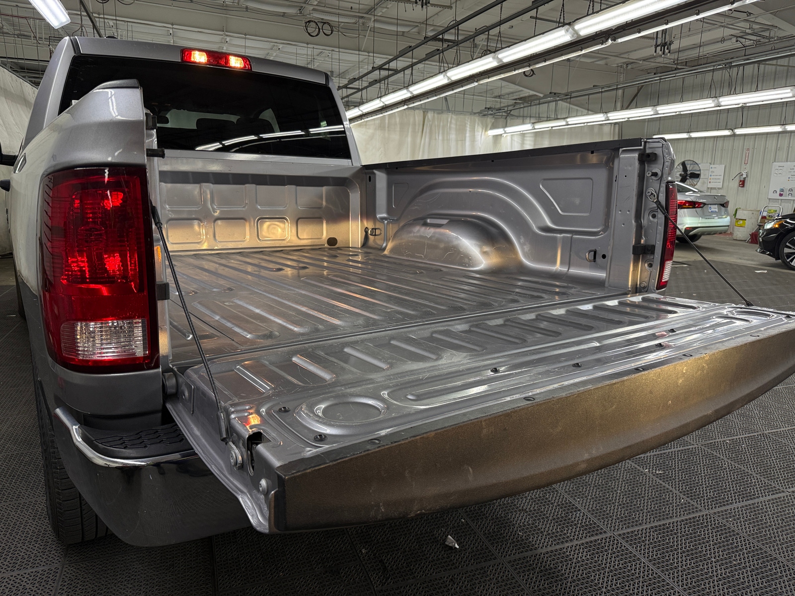 Thumbnail: 2024 RAM 1500 Classic - 7